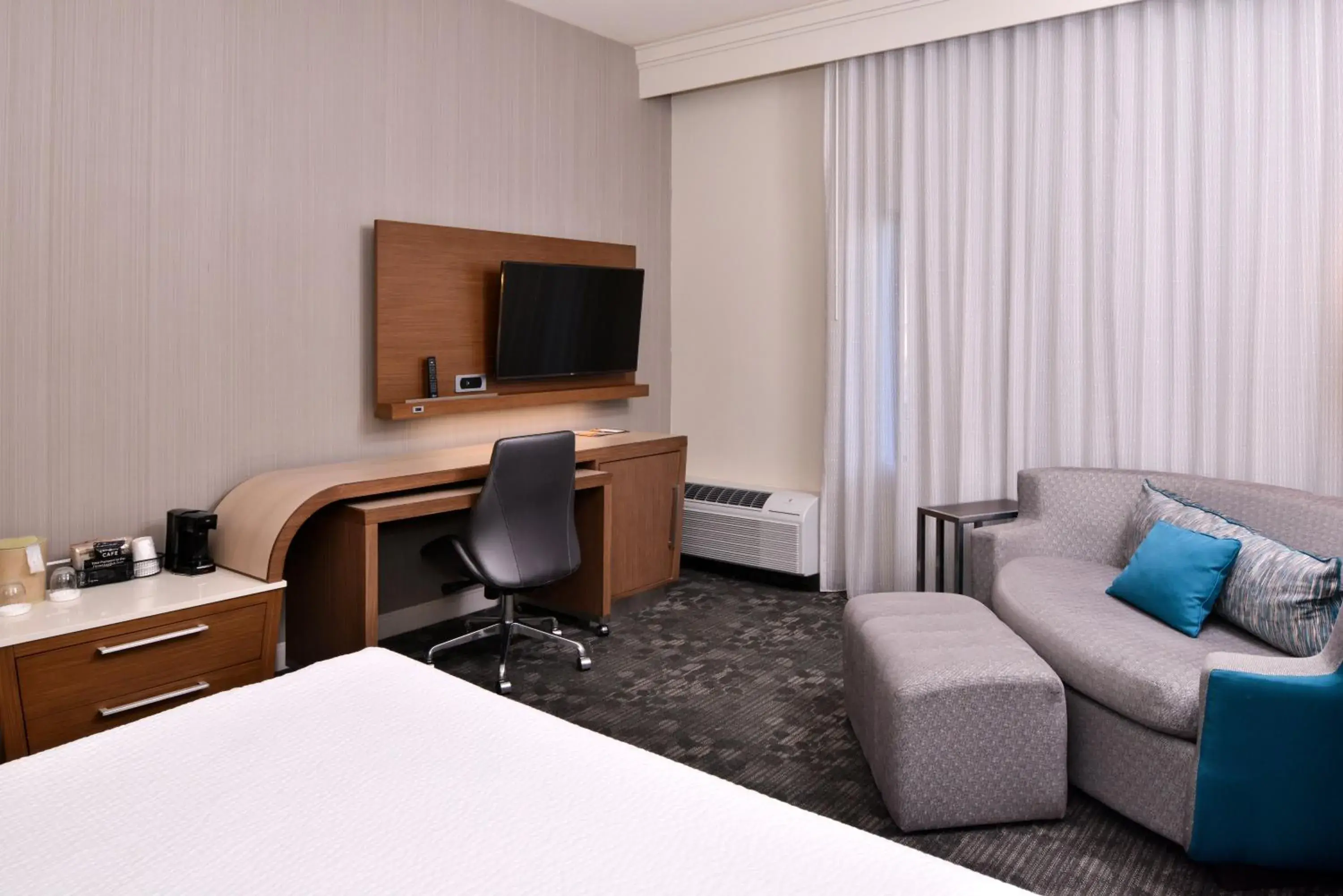 Bedroom, Bed in Courtyard Palm Desert Bedroom, Bed in Courtyard Palm Desert