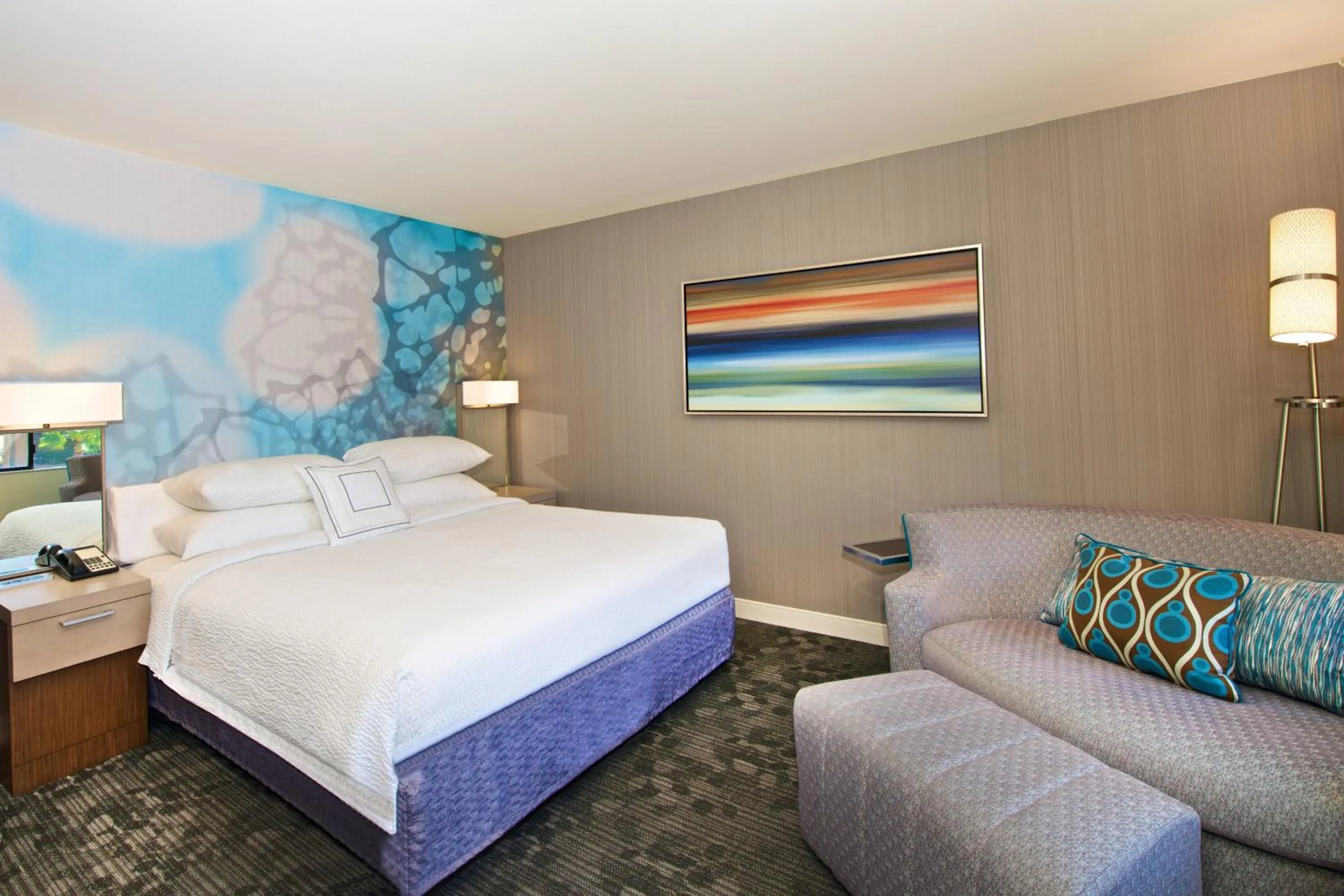 Photo of the whole room, Bed in Courtyard Palm Desert