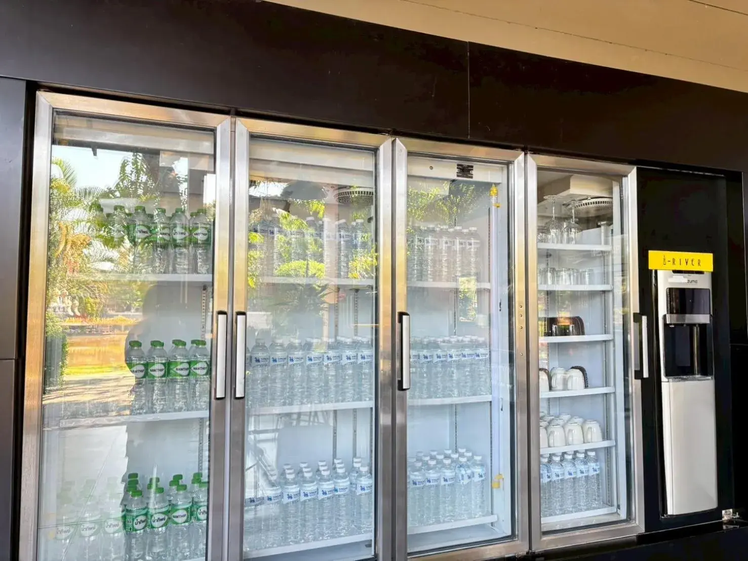 Food and drinks in i-river chiangmai Food and drinks in i-river chiangmai