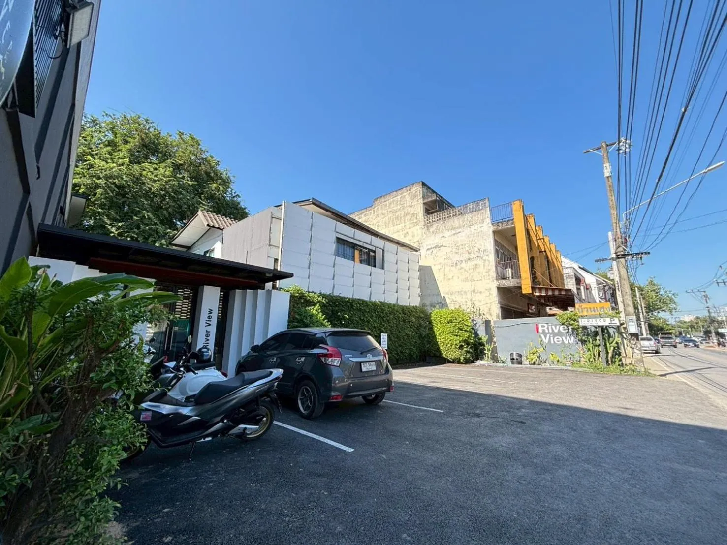 Parking in i-river chiangmai