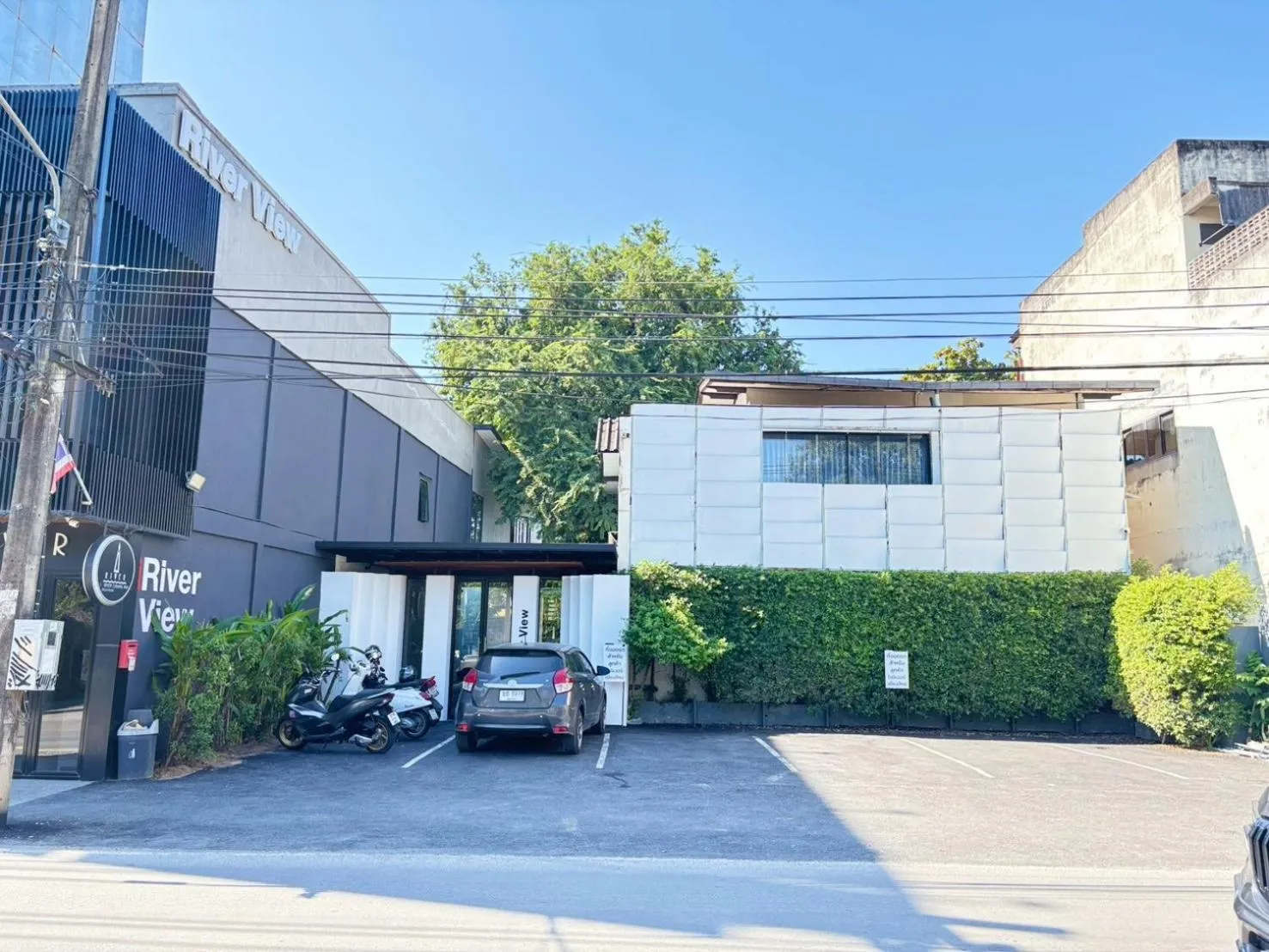 Parking in i-river chiangmai