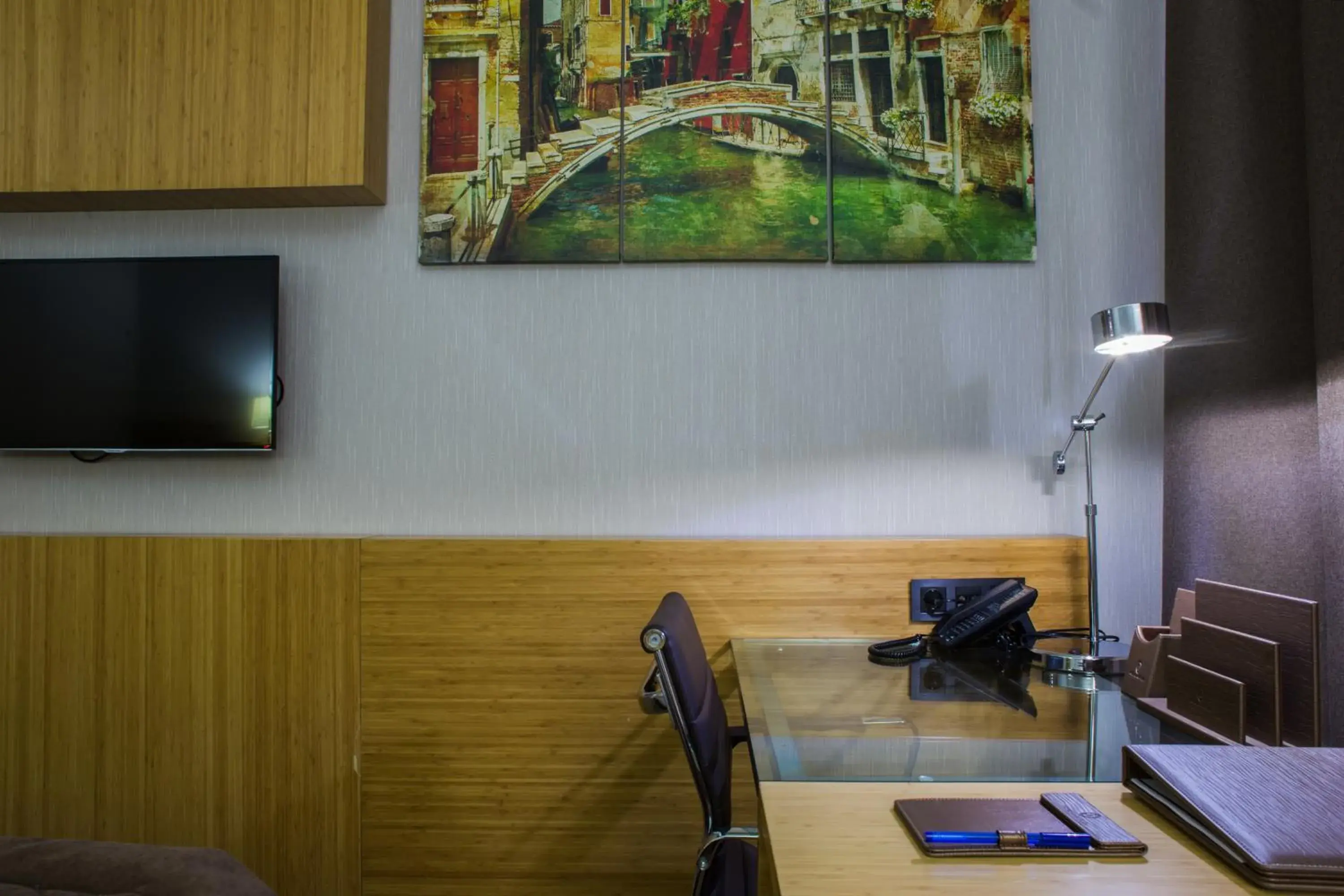 Deluxe Double Room - single occupancy in Aidana Plaza Hotel Deluxe Double Room - single occupancy in Aidana Plaza Hotel