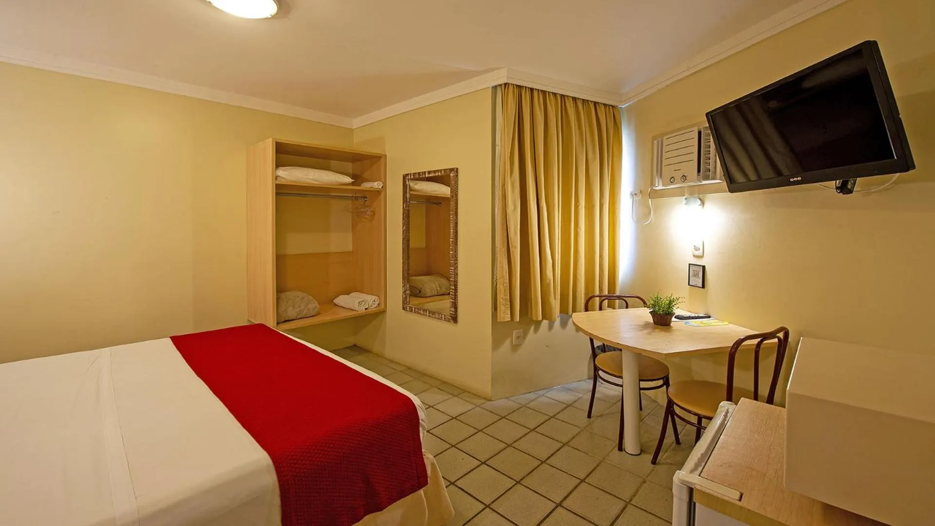 Photo of the whole room, Bed in Hotel Costeiro