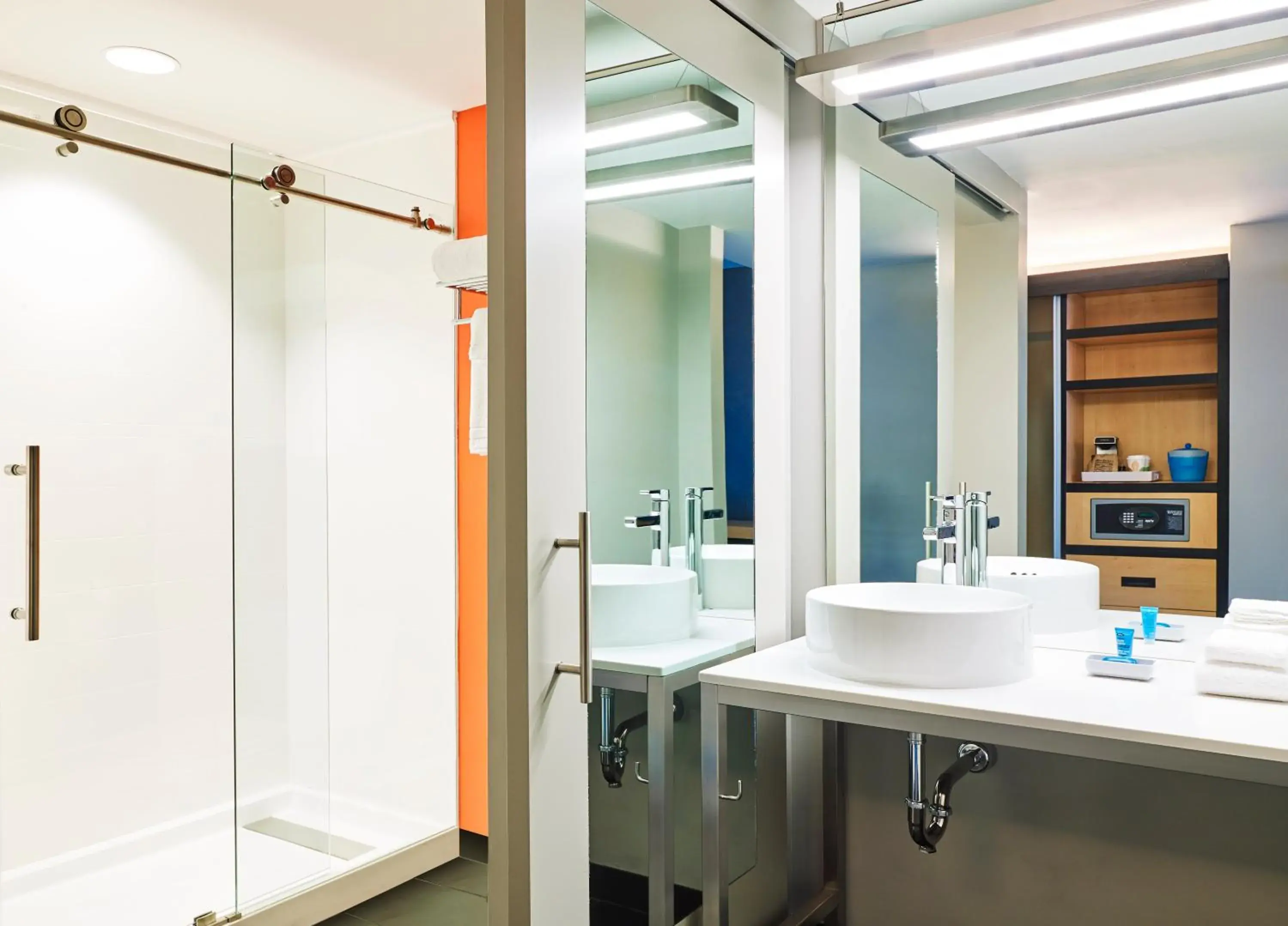 Ultra Savvy, Executive Suite, 1 King, Sofa bed, Corner room in Aloft South Bend Ultra Savvy, Executive Suite, 1 King, Sofa bed, Corner room in Aloft South Bend