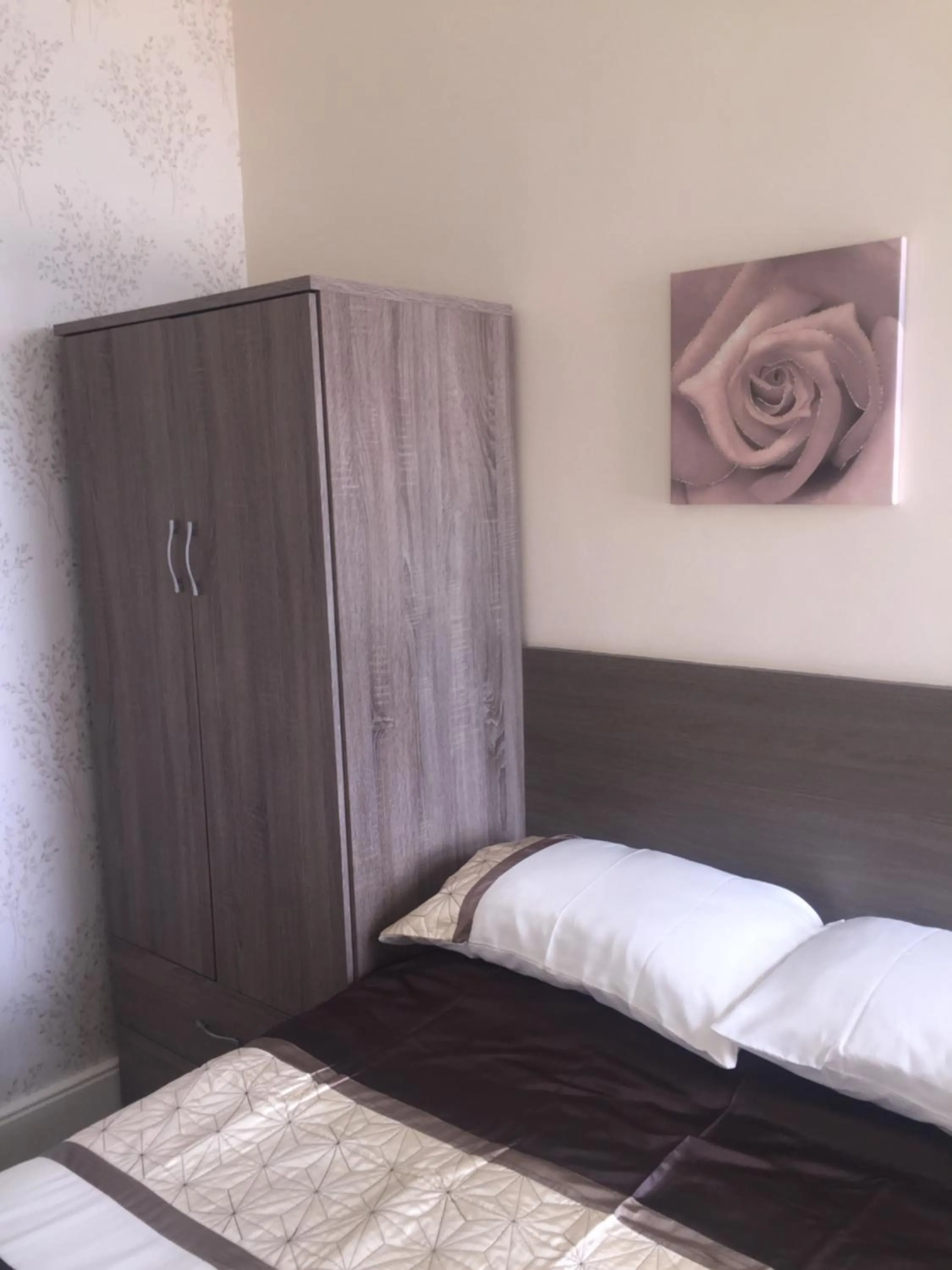 Bed in Seashells