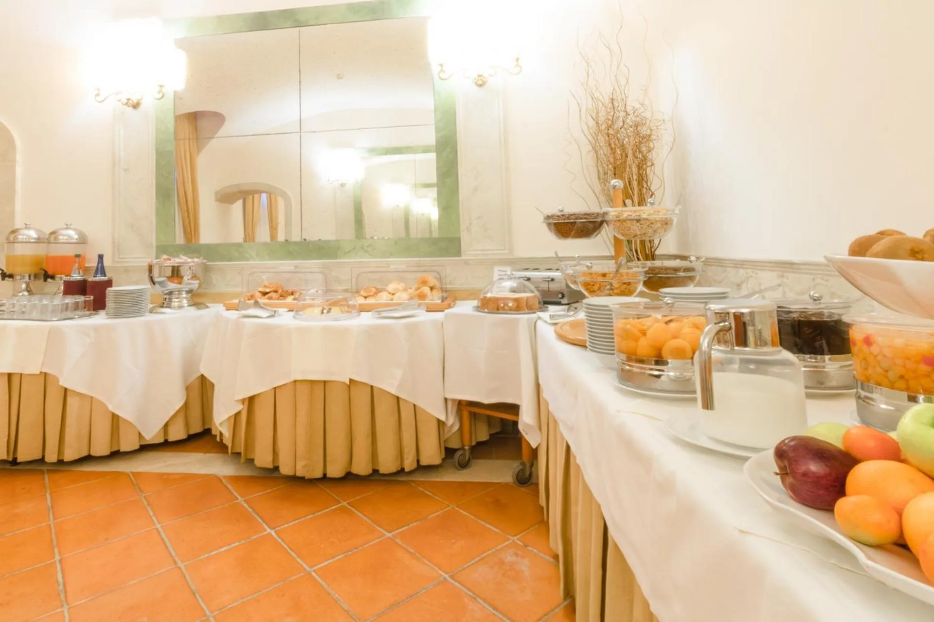 Food and drinks in Hosianum Palace