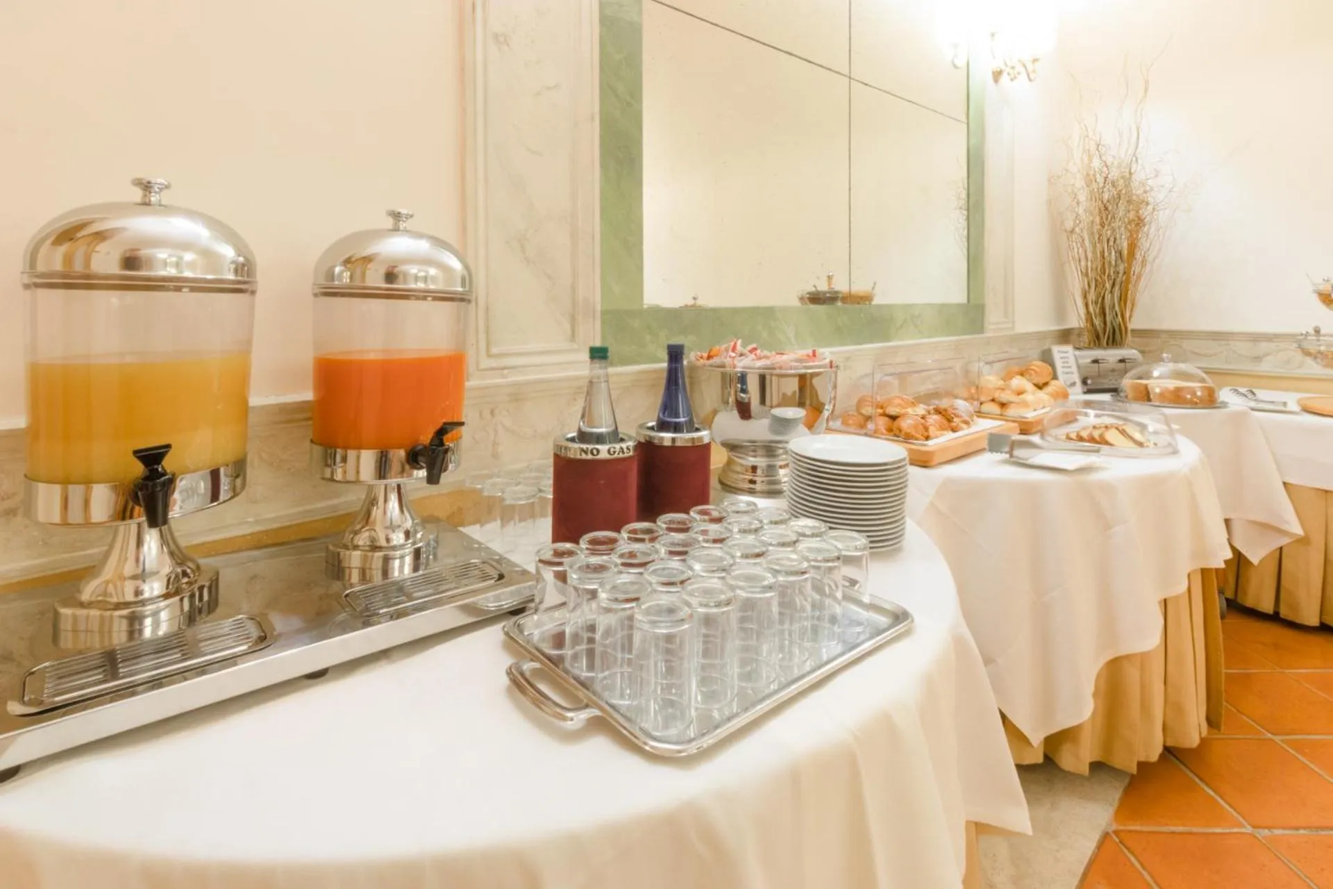 Food and drinks in Hosianum Palace