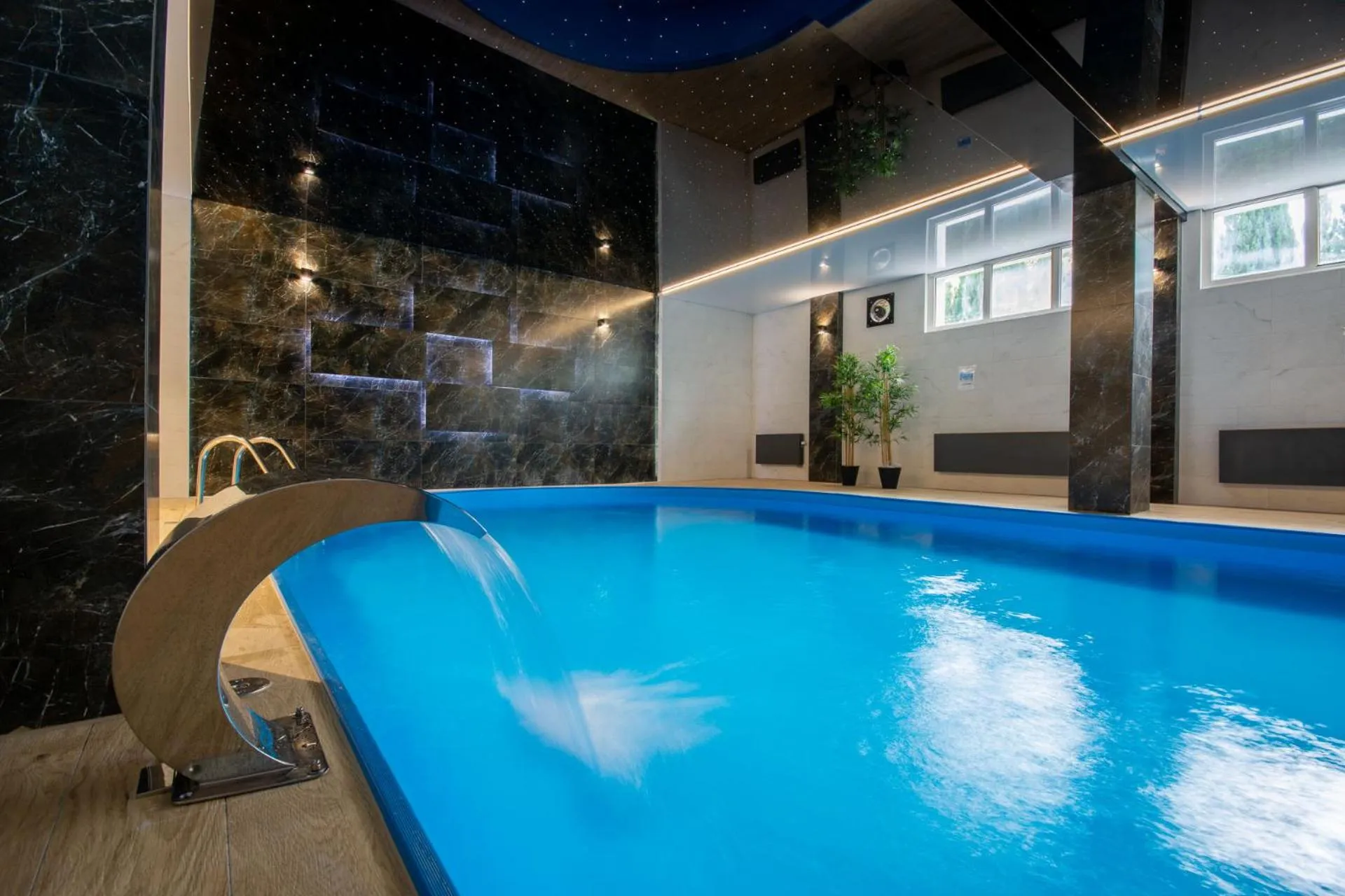 Swimming pool in Hotel Jan