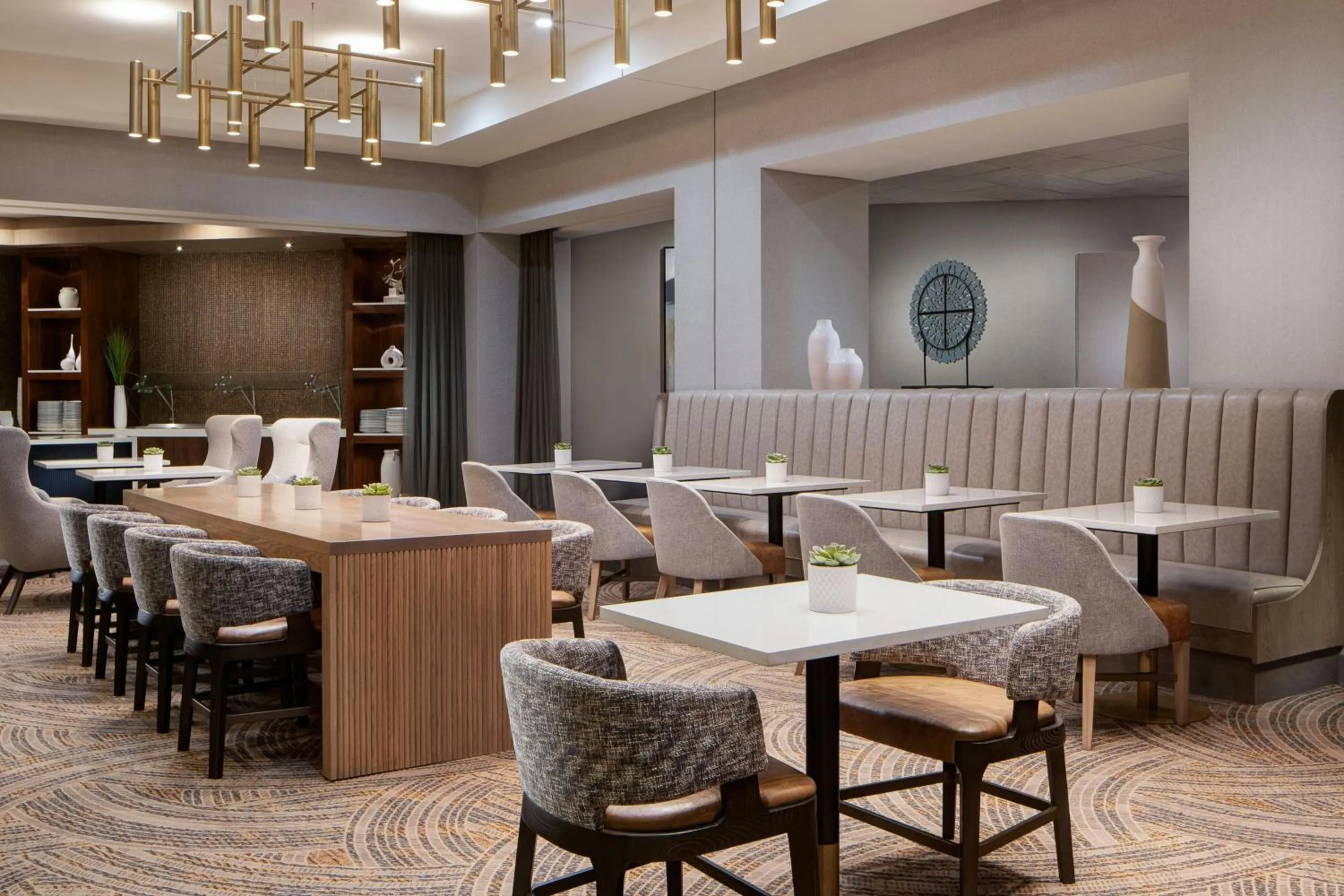 Restaurant/places to eat in Dallas-Addison Marriott Quorum by the Galleria