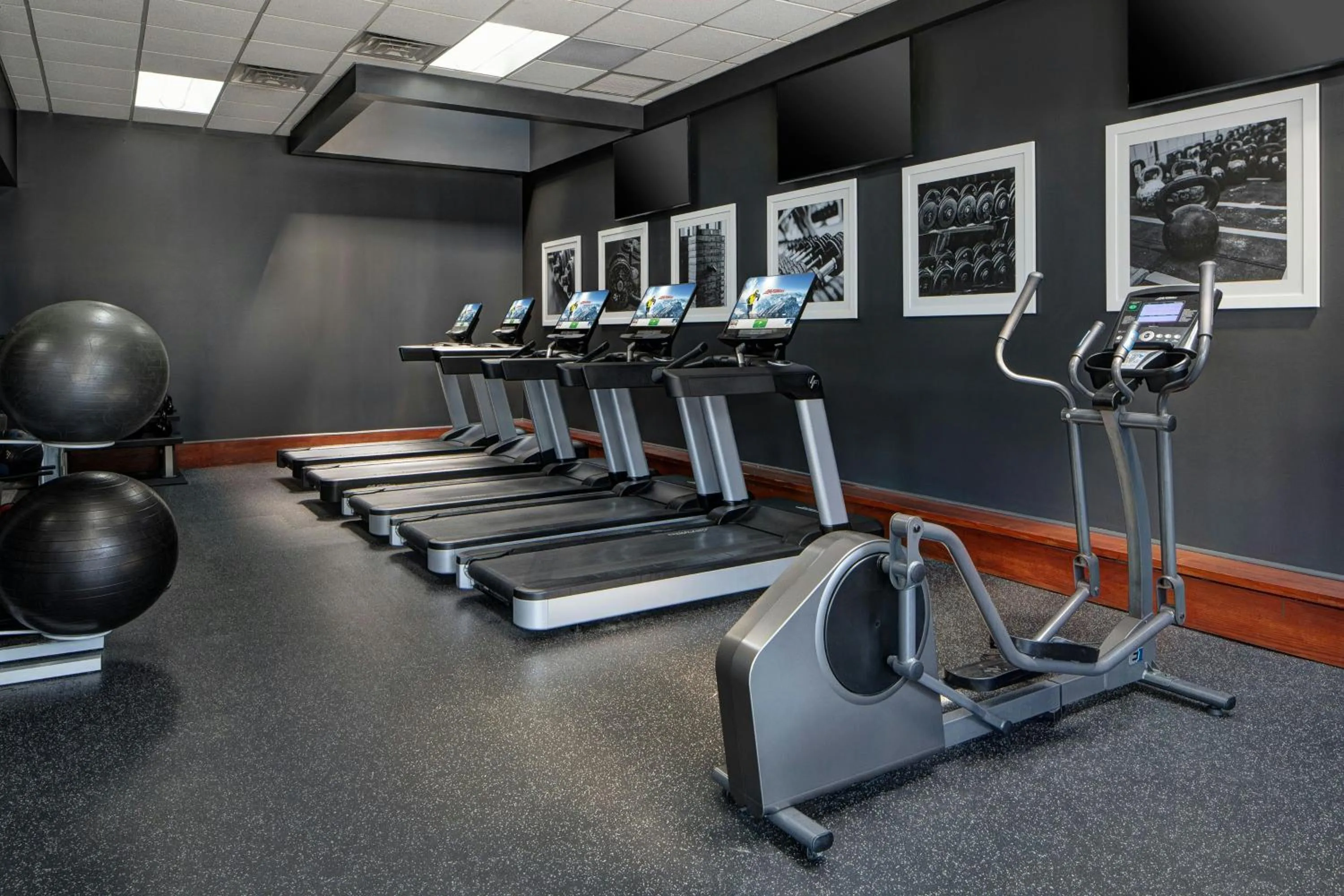 Fitness centre/facilities in Dallas-Addison Marriott Quorum by the Galleria