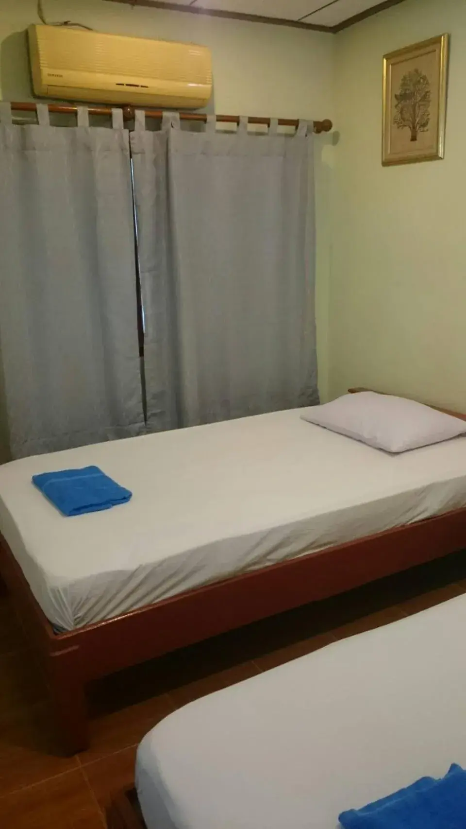 Deluxe Twin Room with Private Bathroom in Chantana House Ayutthaya Deluxe Twin Room with Private Bathroom in Chantana House Ayutthaya