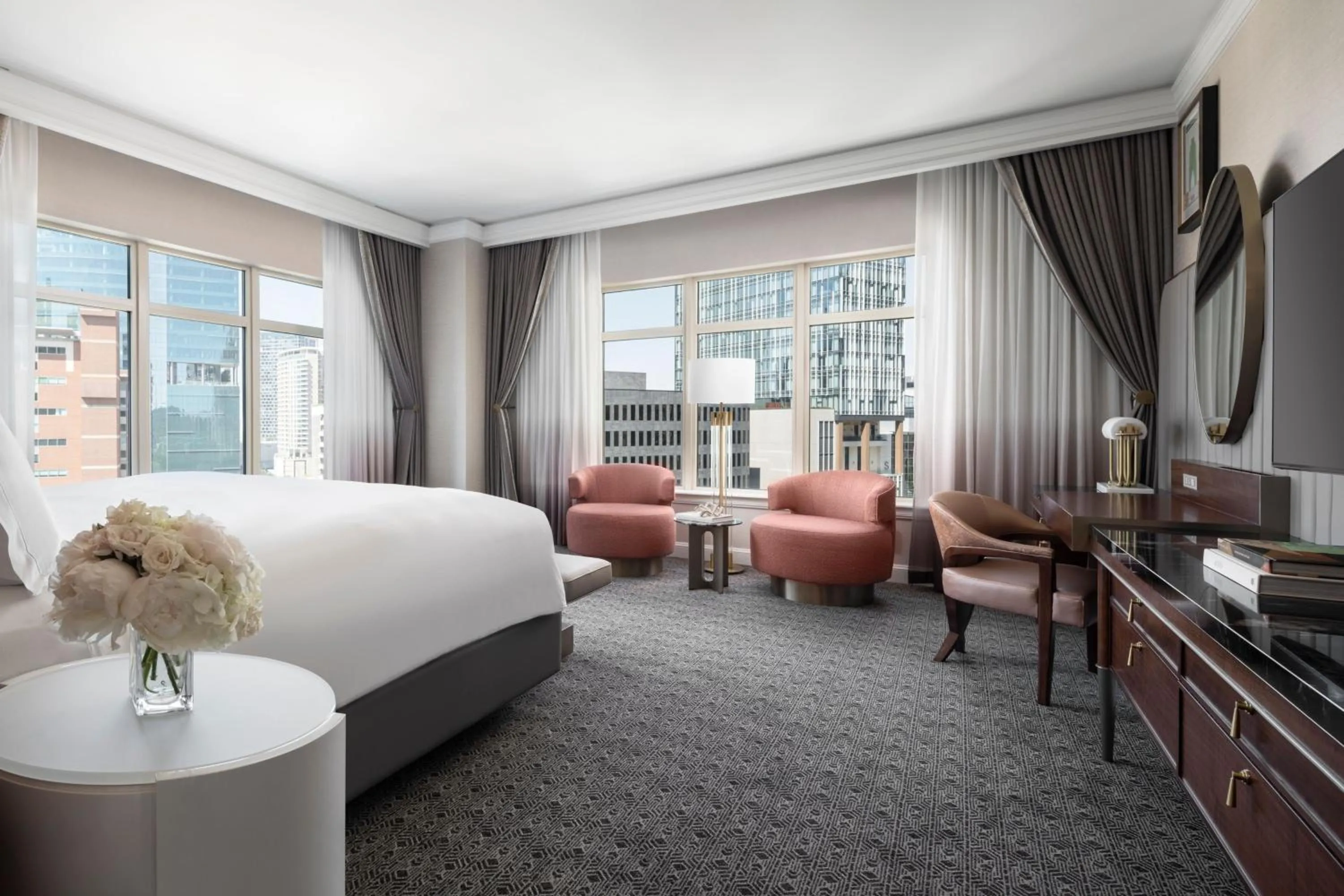 Photo of the whole room, Bed in The Ritz-Carlton, Dallas