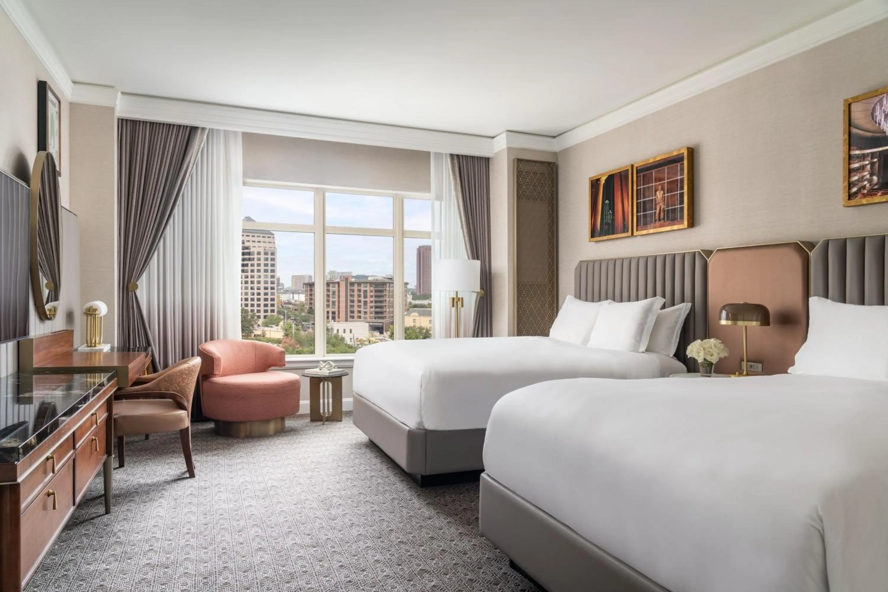 Photo of the whole room, Bed in The Ritz-Carlton, Dallas