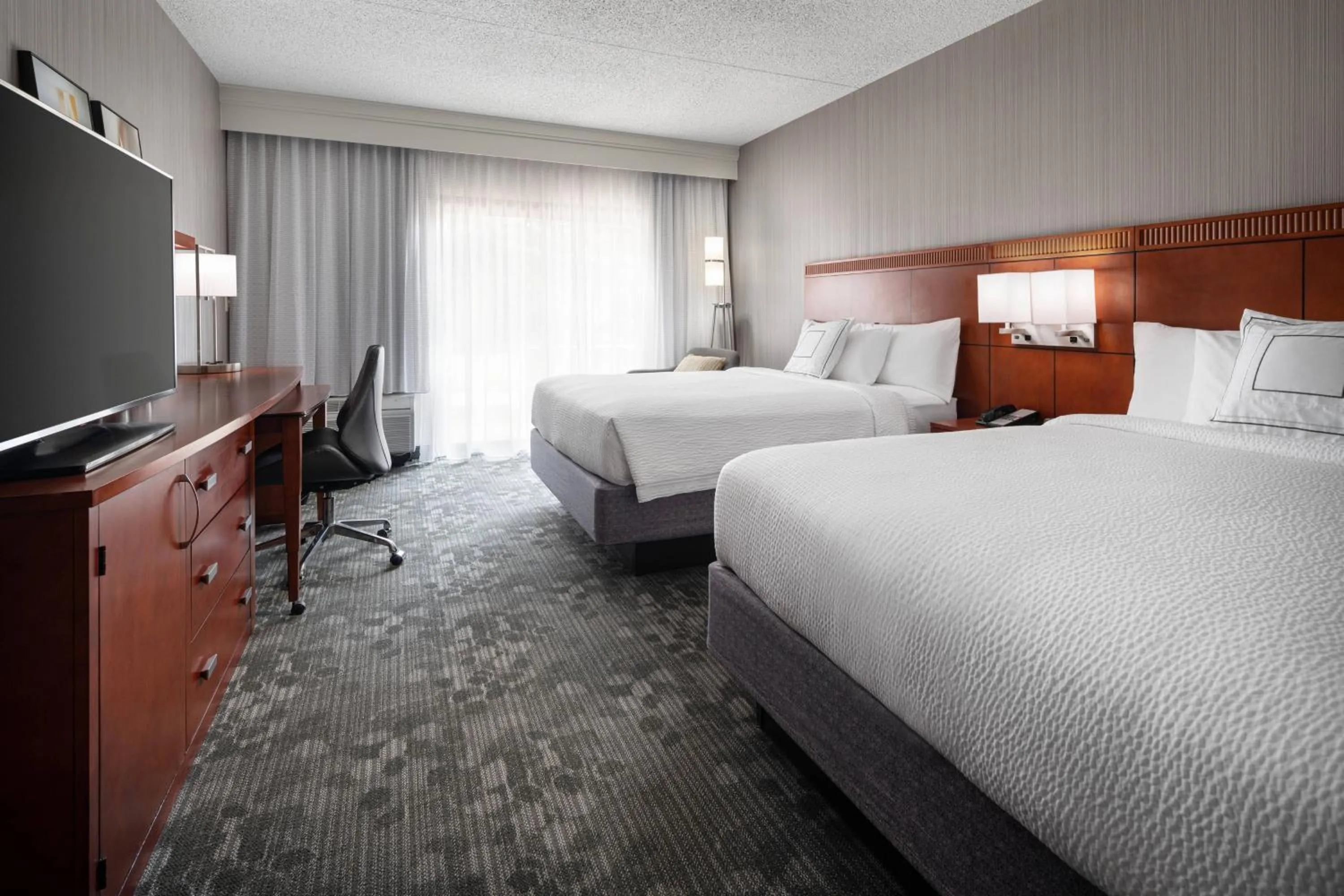 Photo of the whole room, Bed in Courtyard by Marriott Boulder