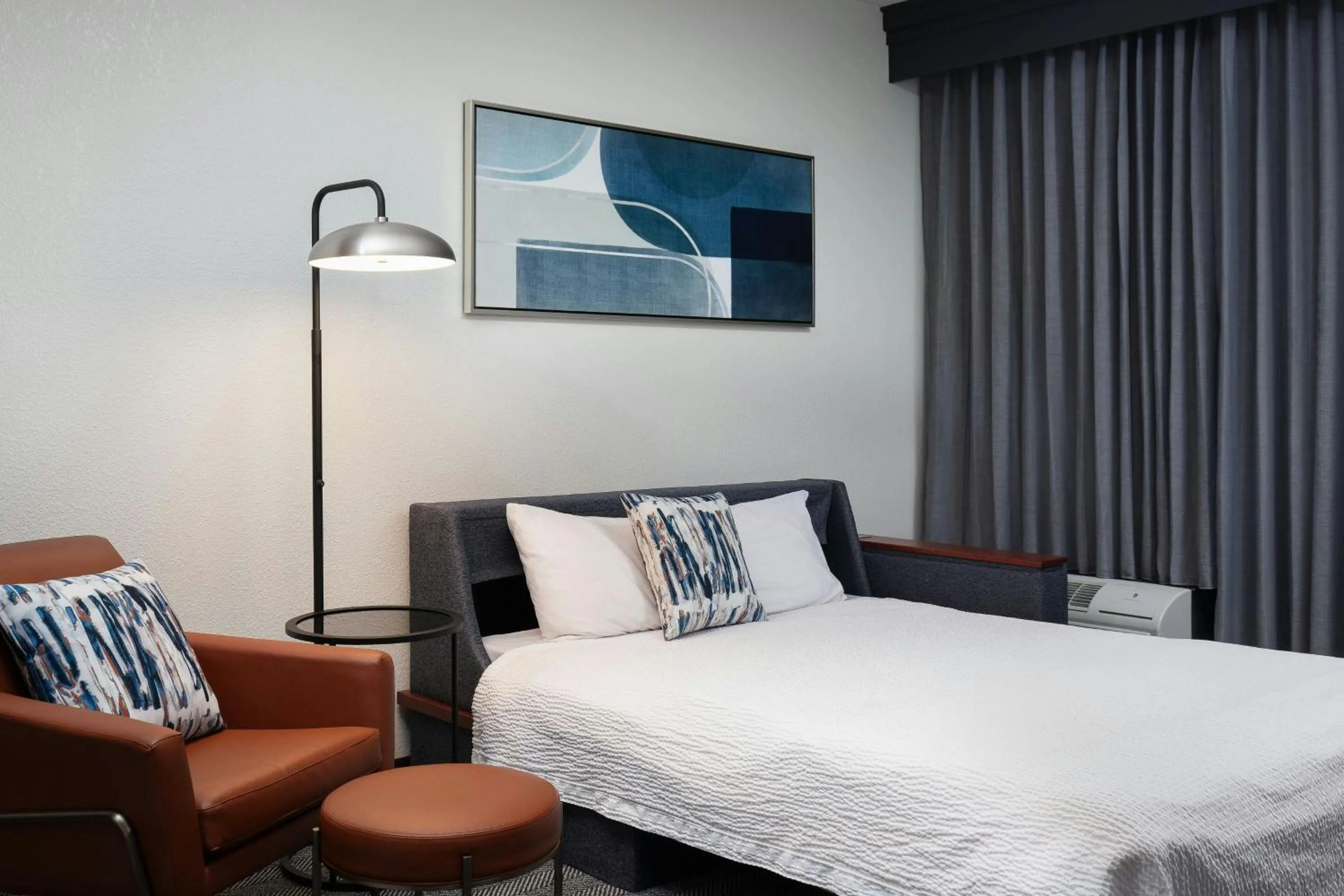 Photo of the whole room, Bed in Courtyard by Marriott Denver Central Park