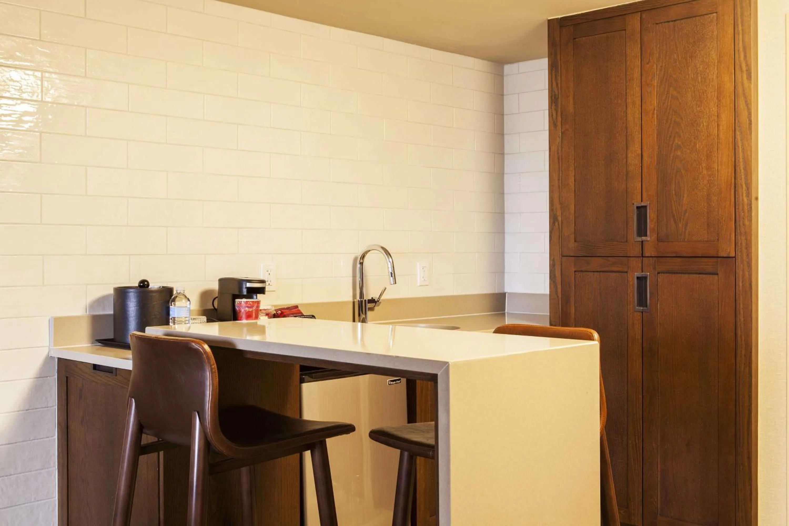 Kitchen or kitchenette in Hilton Denver City Center