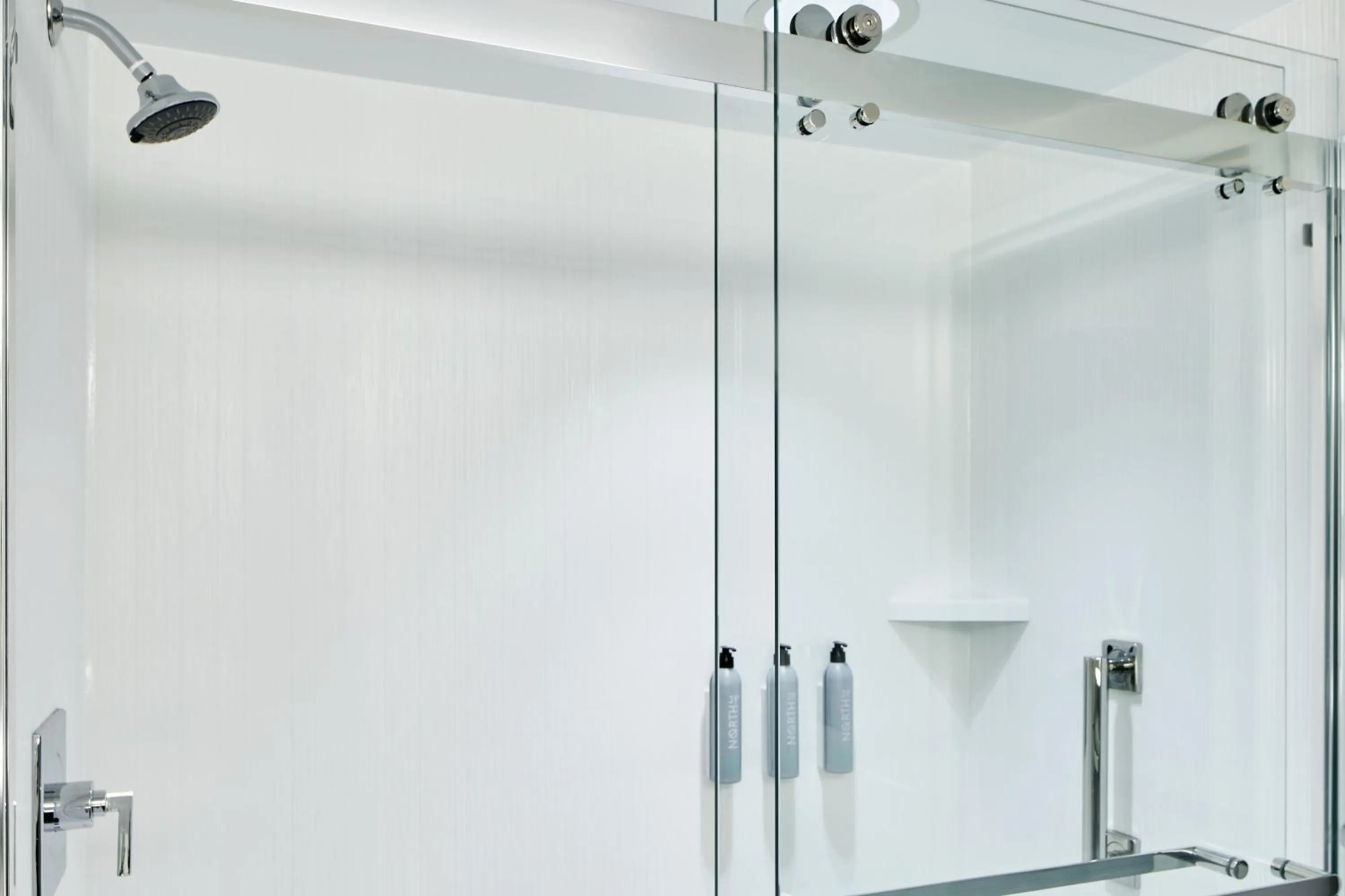 Bathroom in Courtyard by Marriott Detroit Downtown