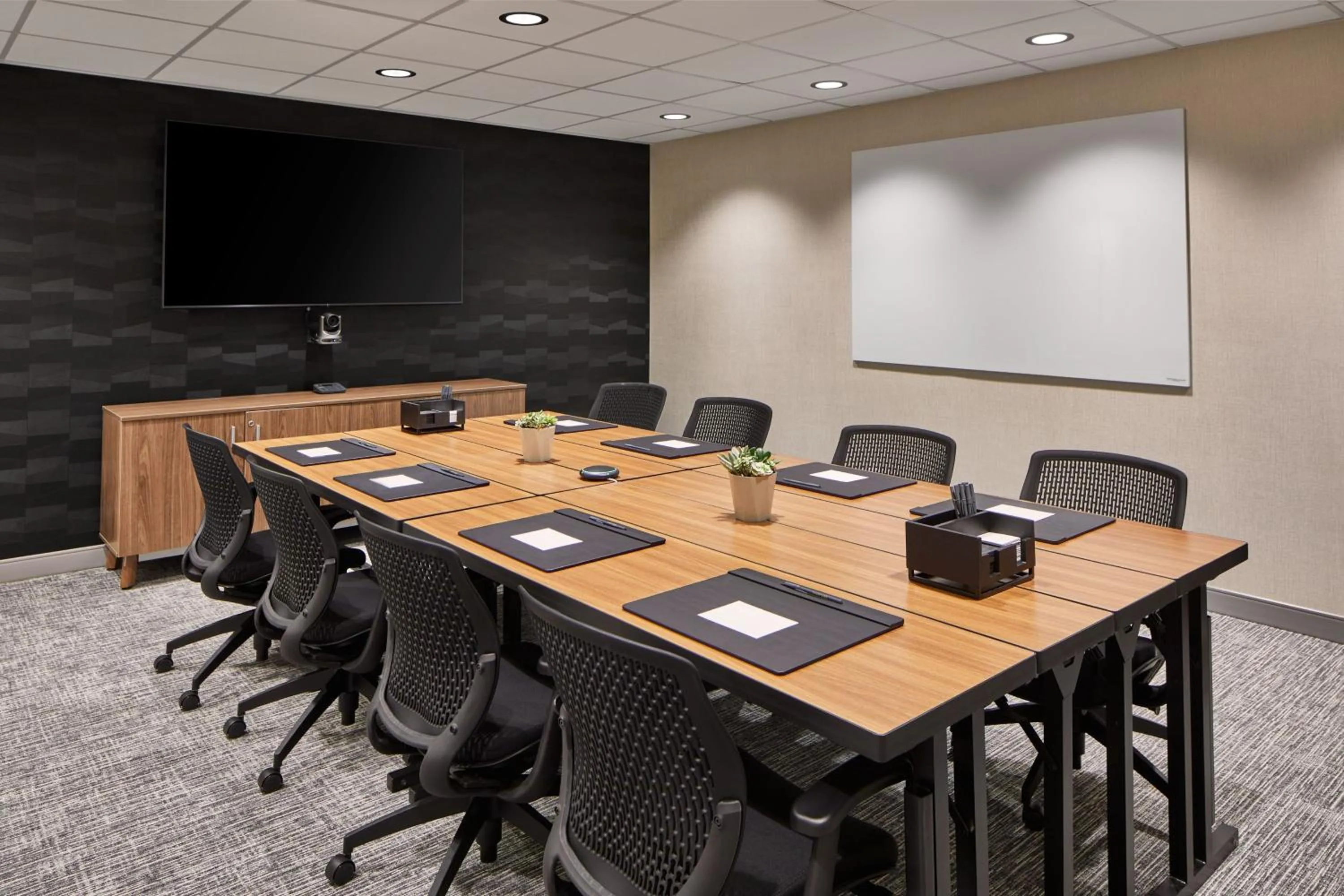 Meeting/conference room in Courtyard by Marriott Detroit Downtown