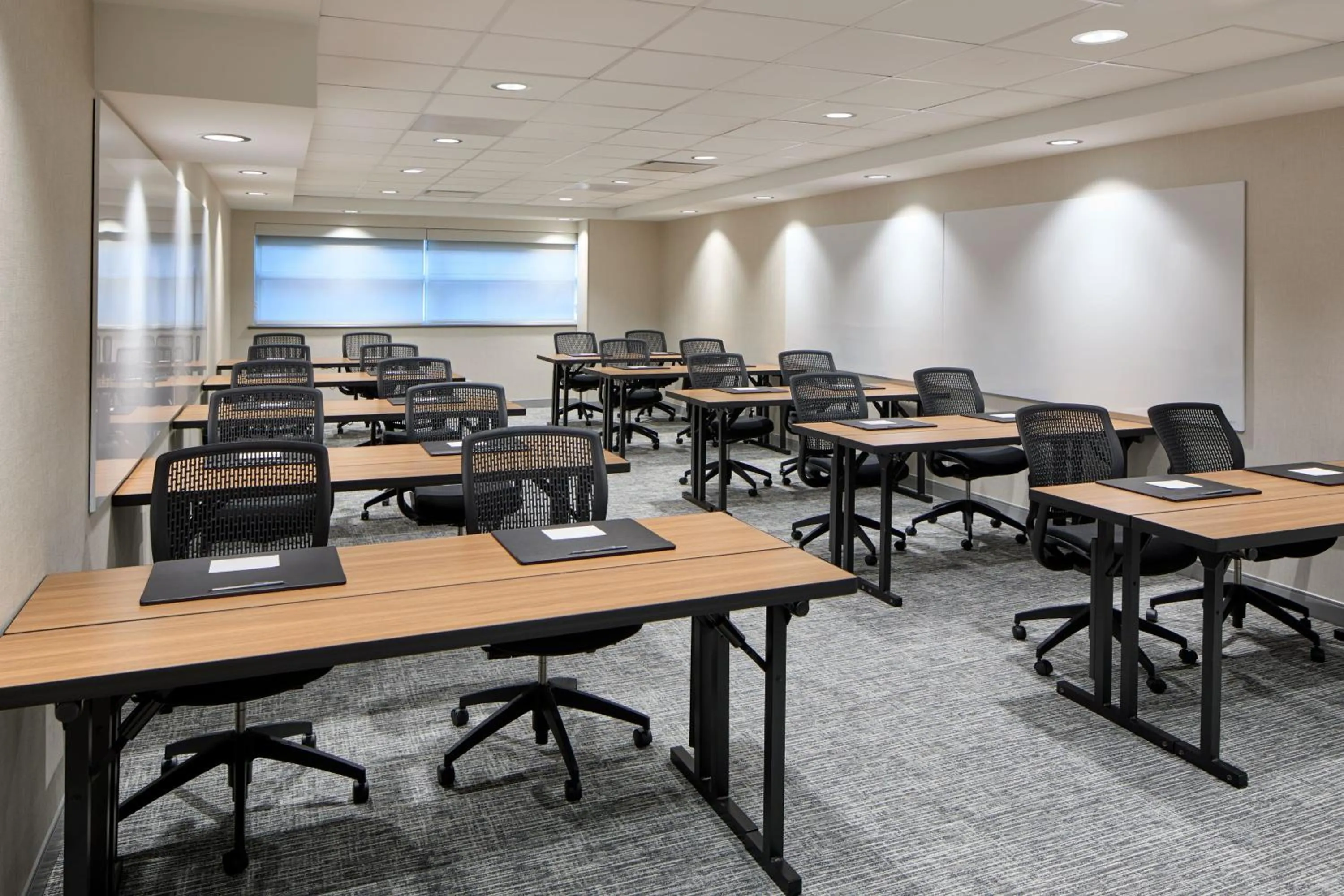 Meeting/conference room in Courtyard by Marriott Detroit Downtown