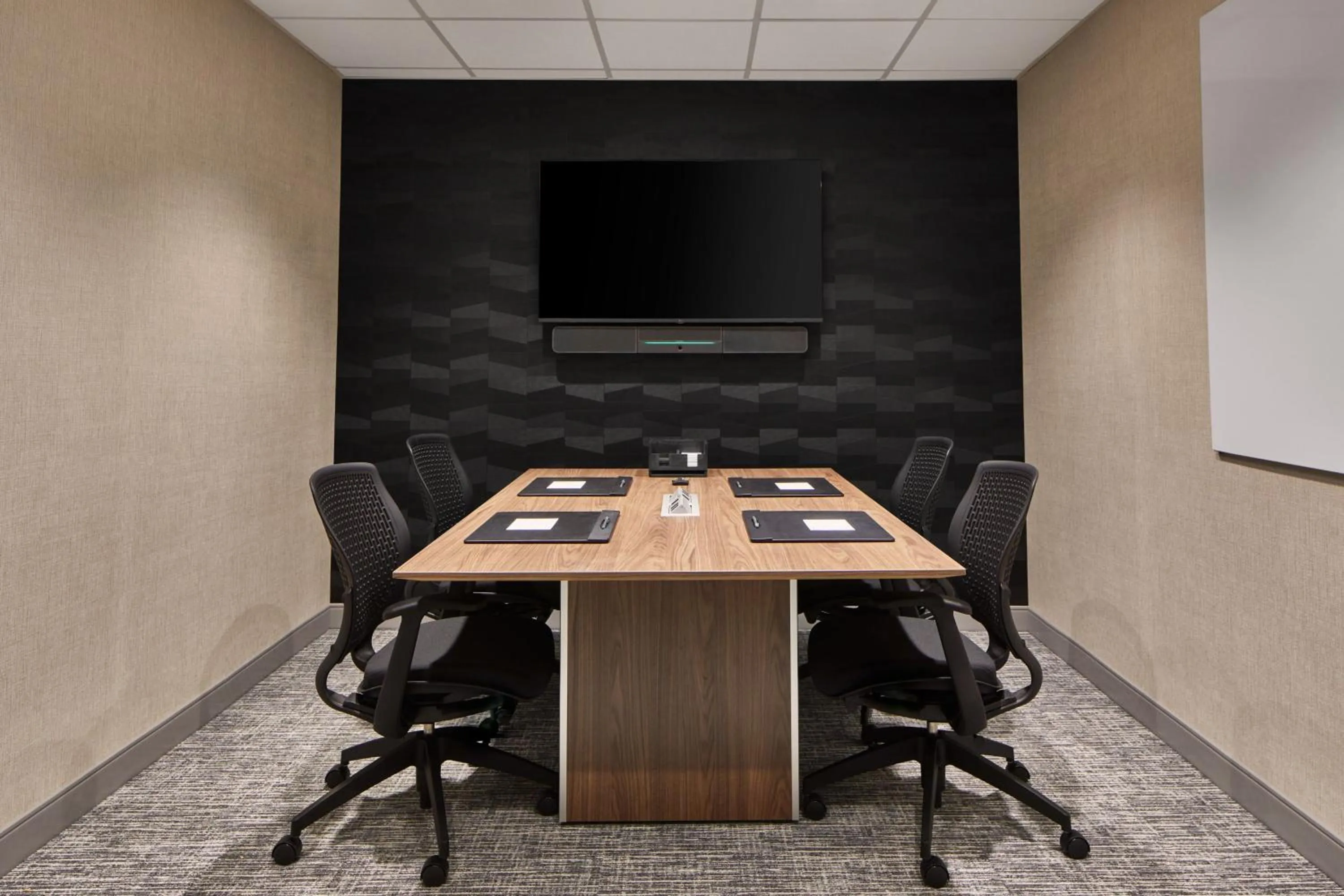 Meeting/conference room in Courtyard by Marriott Detroit Downtown