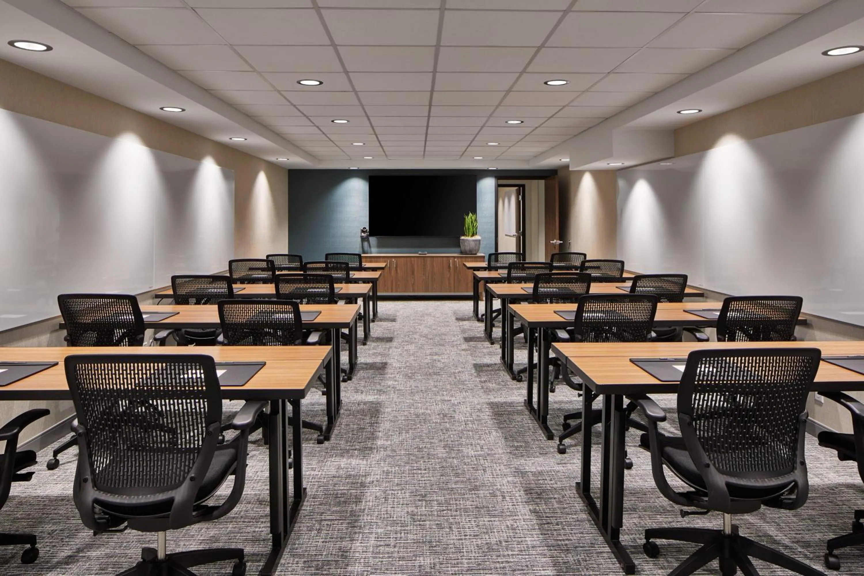 Meeting/conference room in Courtyard by Marriott Detroit Downtown