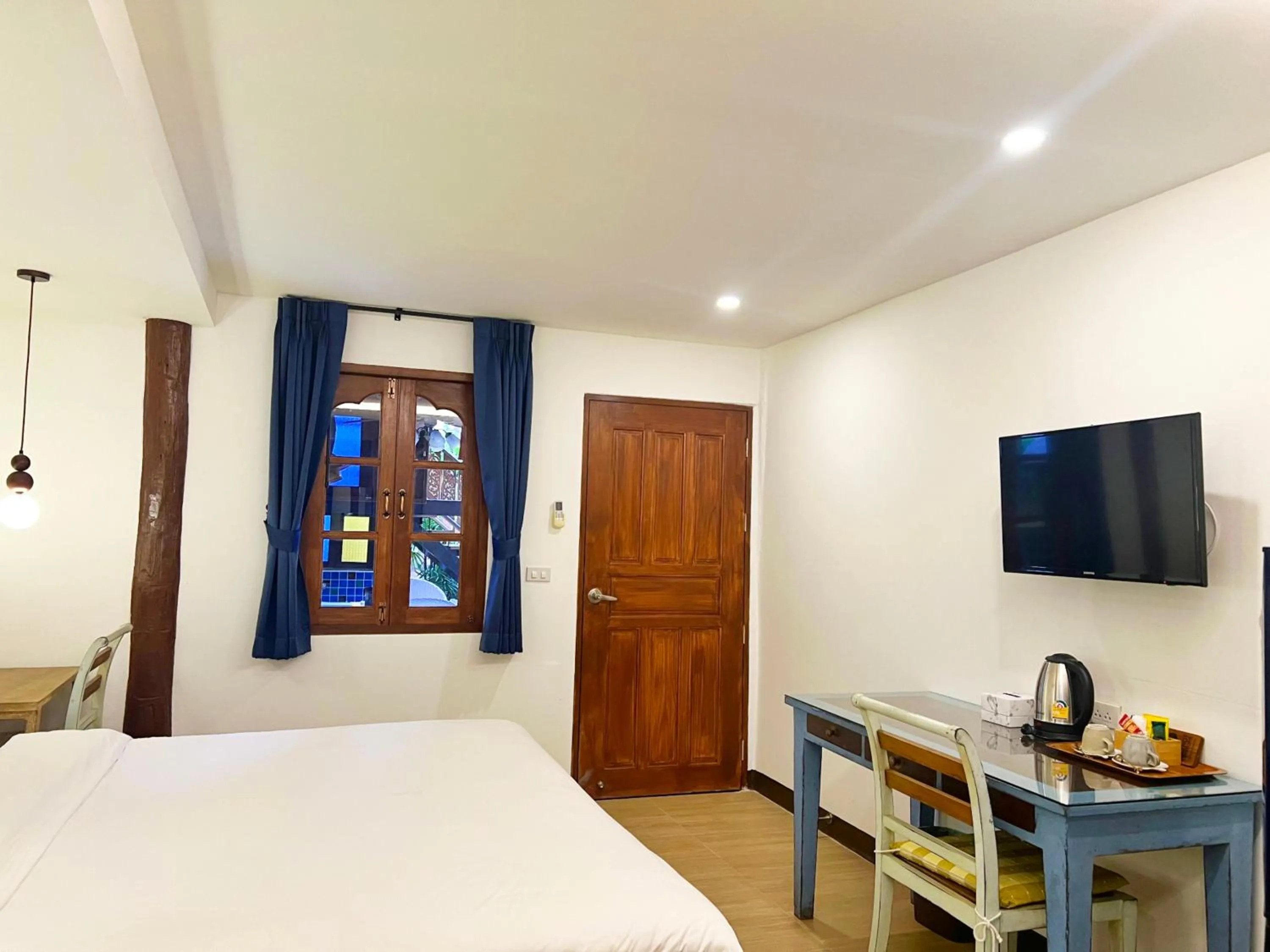 Bed in Pao Come Boutique House