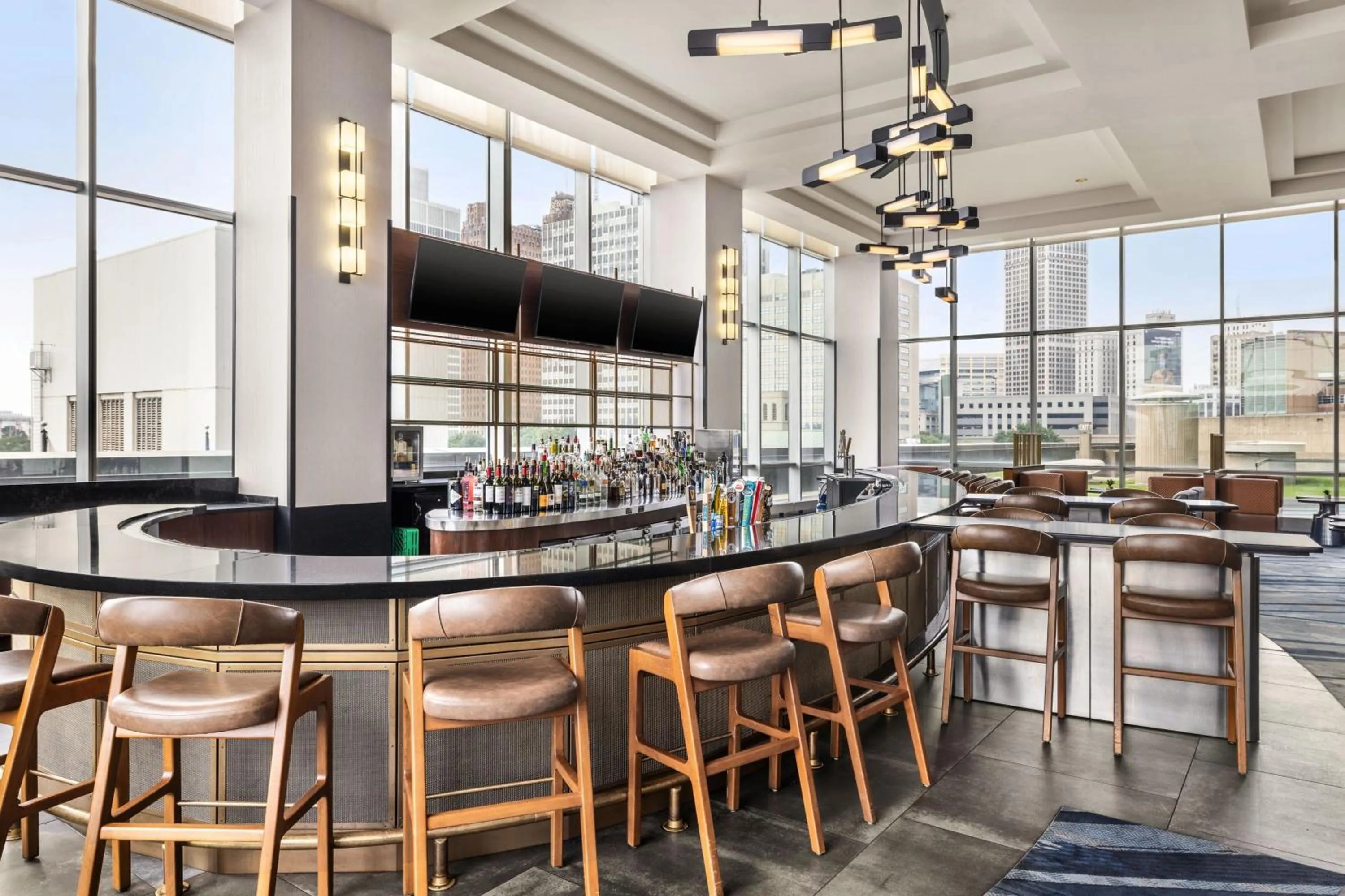 Lounge or bar in Detroit Marriott at the Renaissance Center