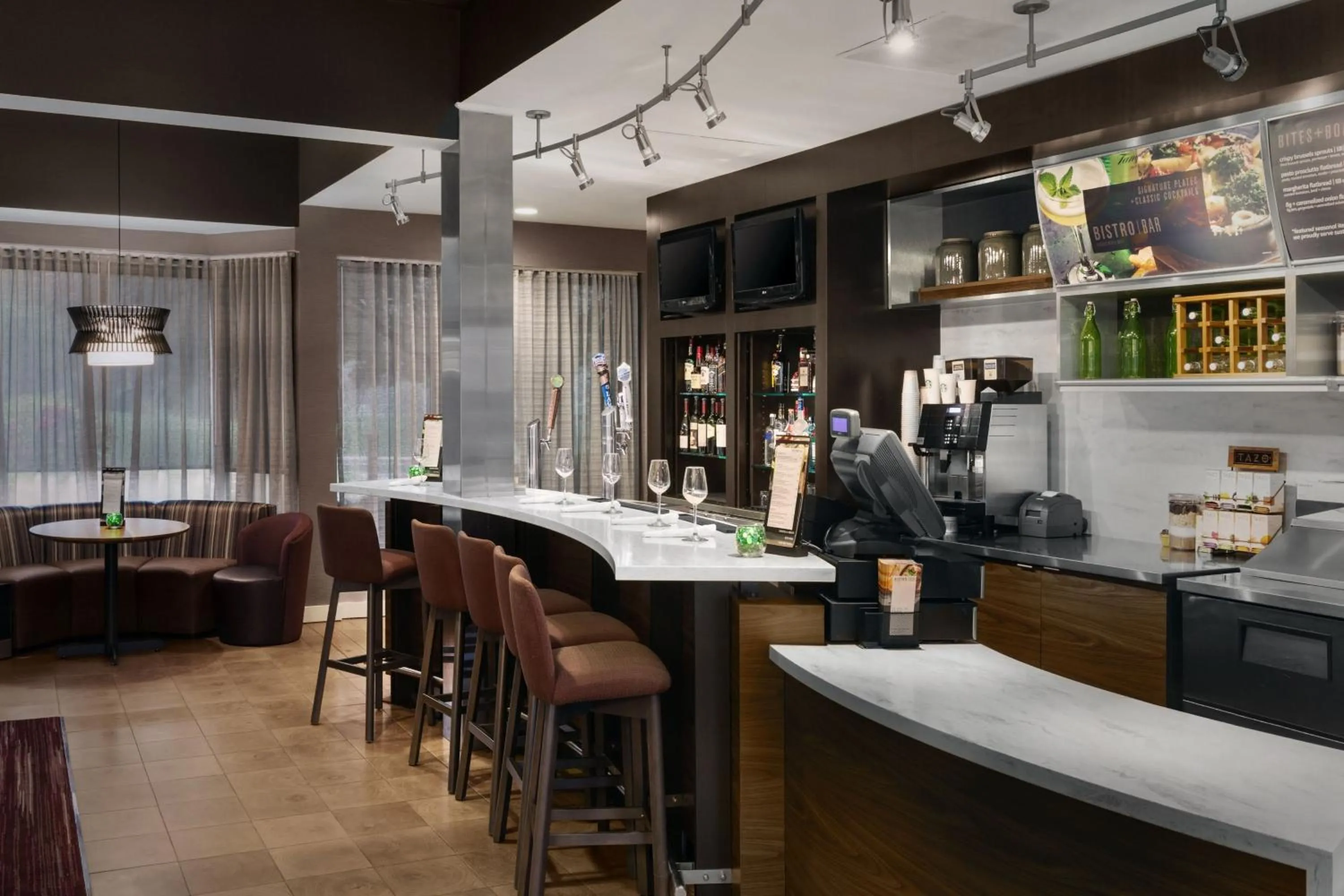 Restaurant/places to eat in Courtyard by Marriott Mahwah