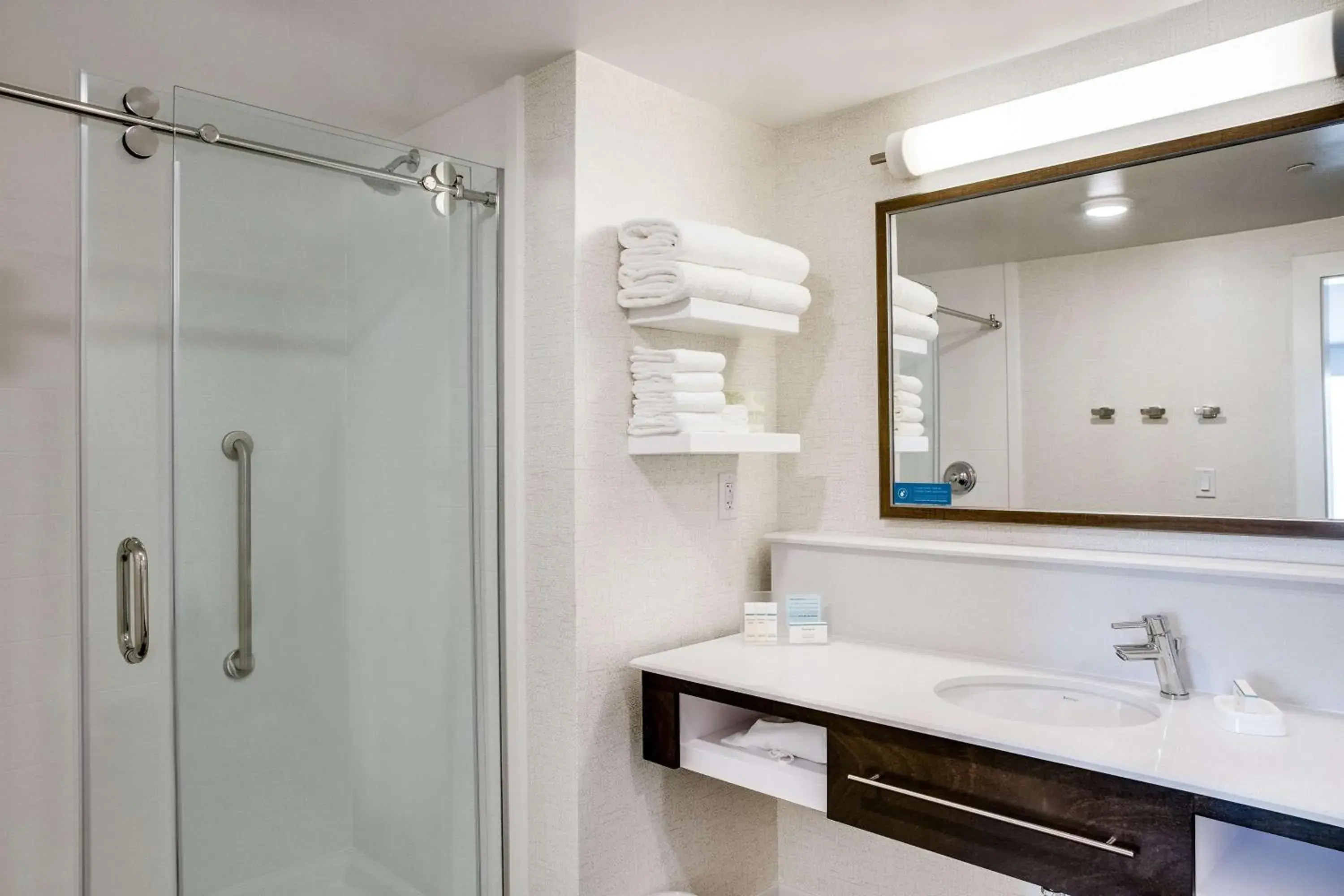 Bathroom in Hampton Inn & Suites Fort Worth Downtown Bathroom in Hampton Inn & Suites Fort Worth Downtown