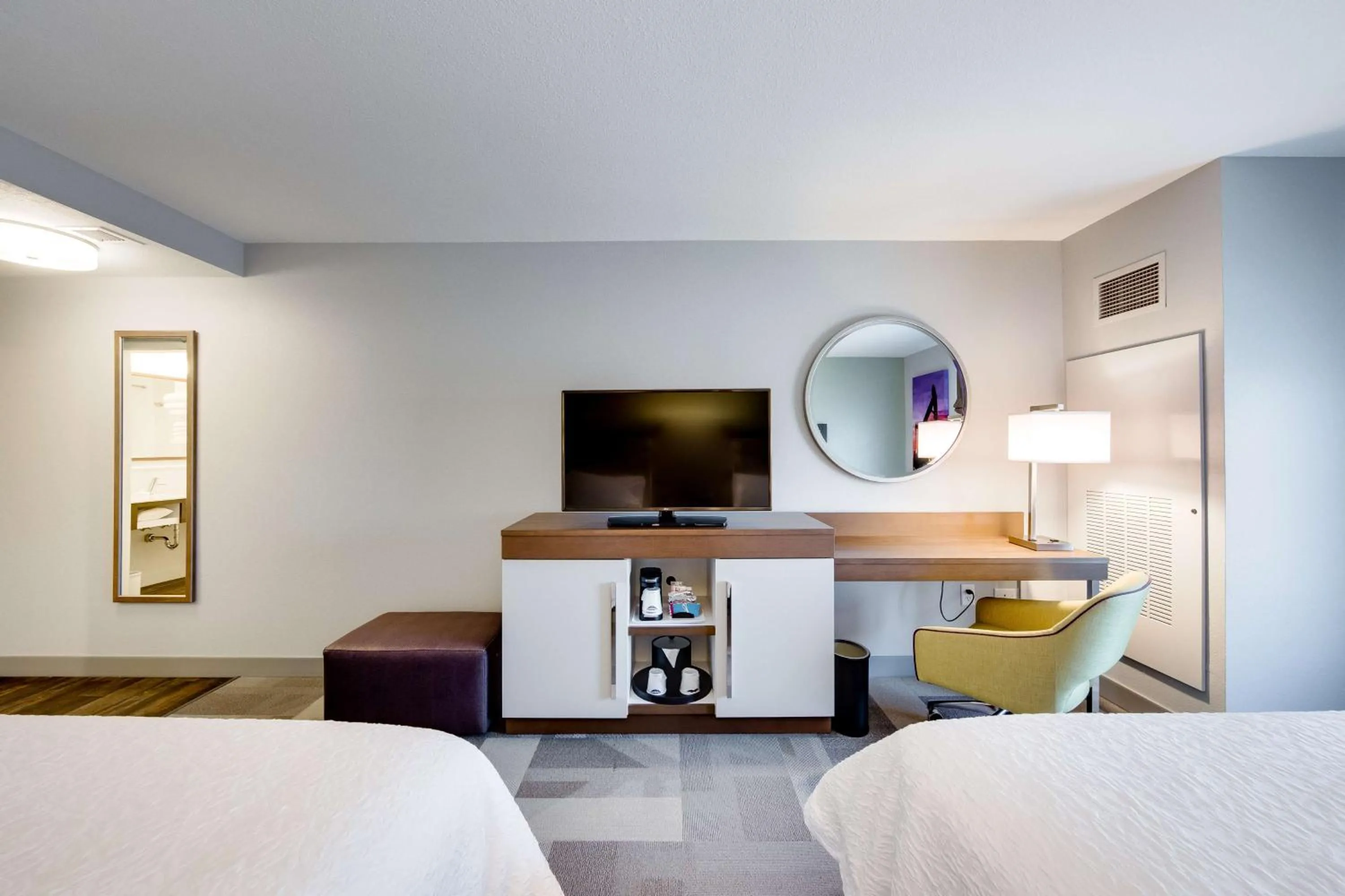 Bedroom, Bed in Hampton Inn & Suites Fort Worth Downtown