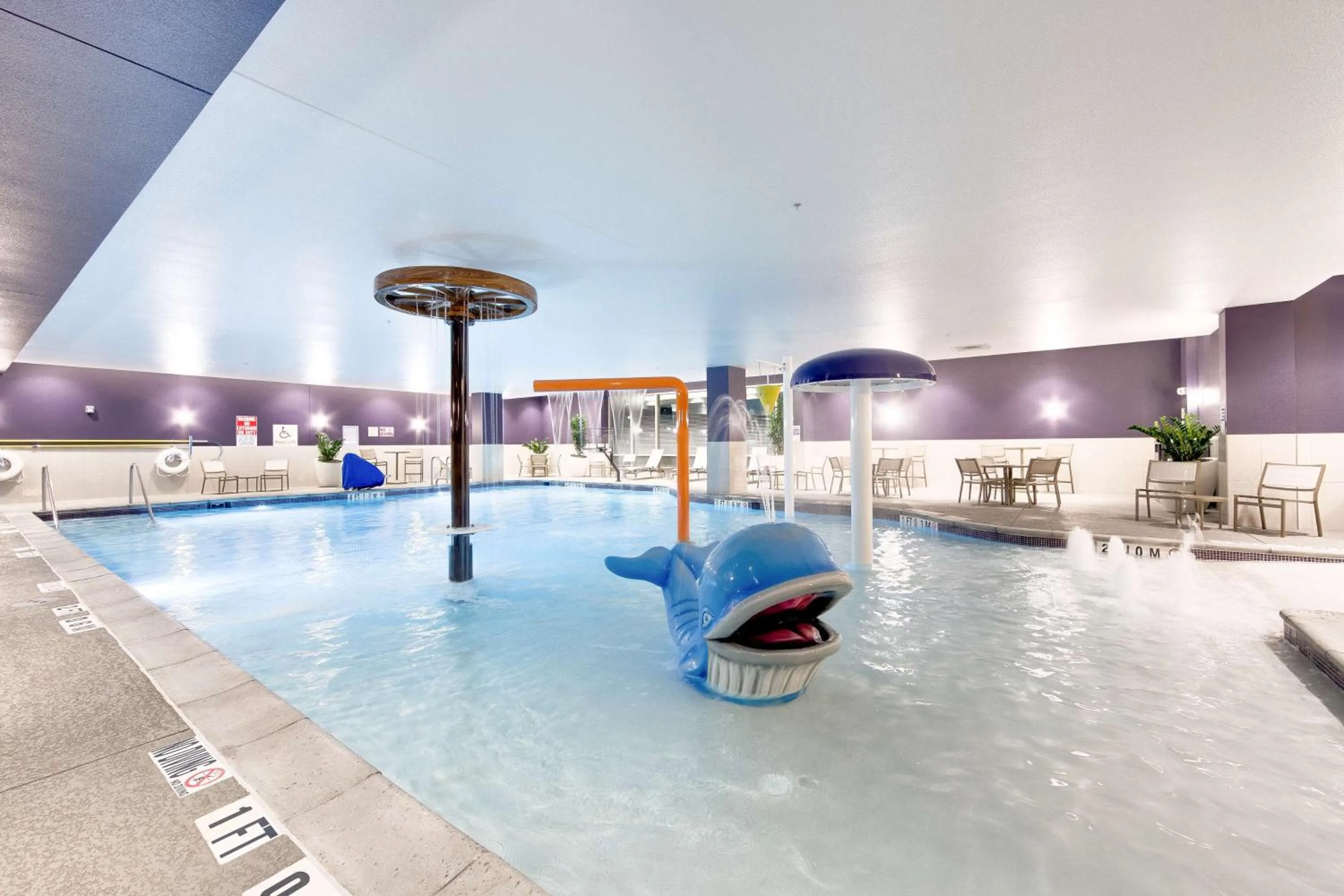 Pool view in Hampton Inn & Suites Fort Worth Downtown