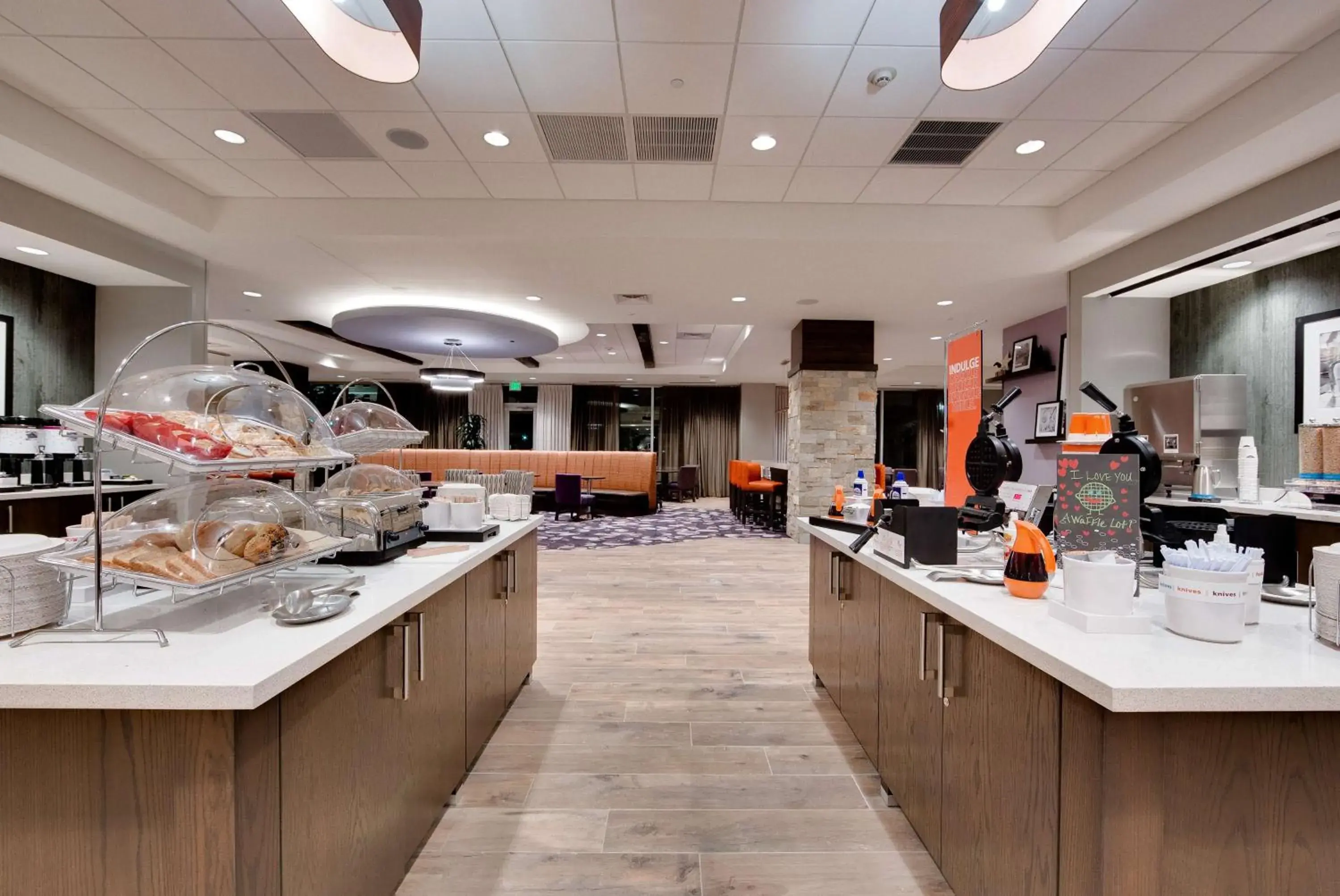 Breakfast in Hampton Inn & Suites Fort Worth Downtown Breakfast in Hampton Inn & Suites Fort Worth Downtown