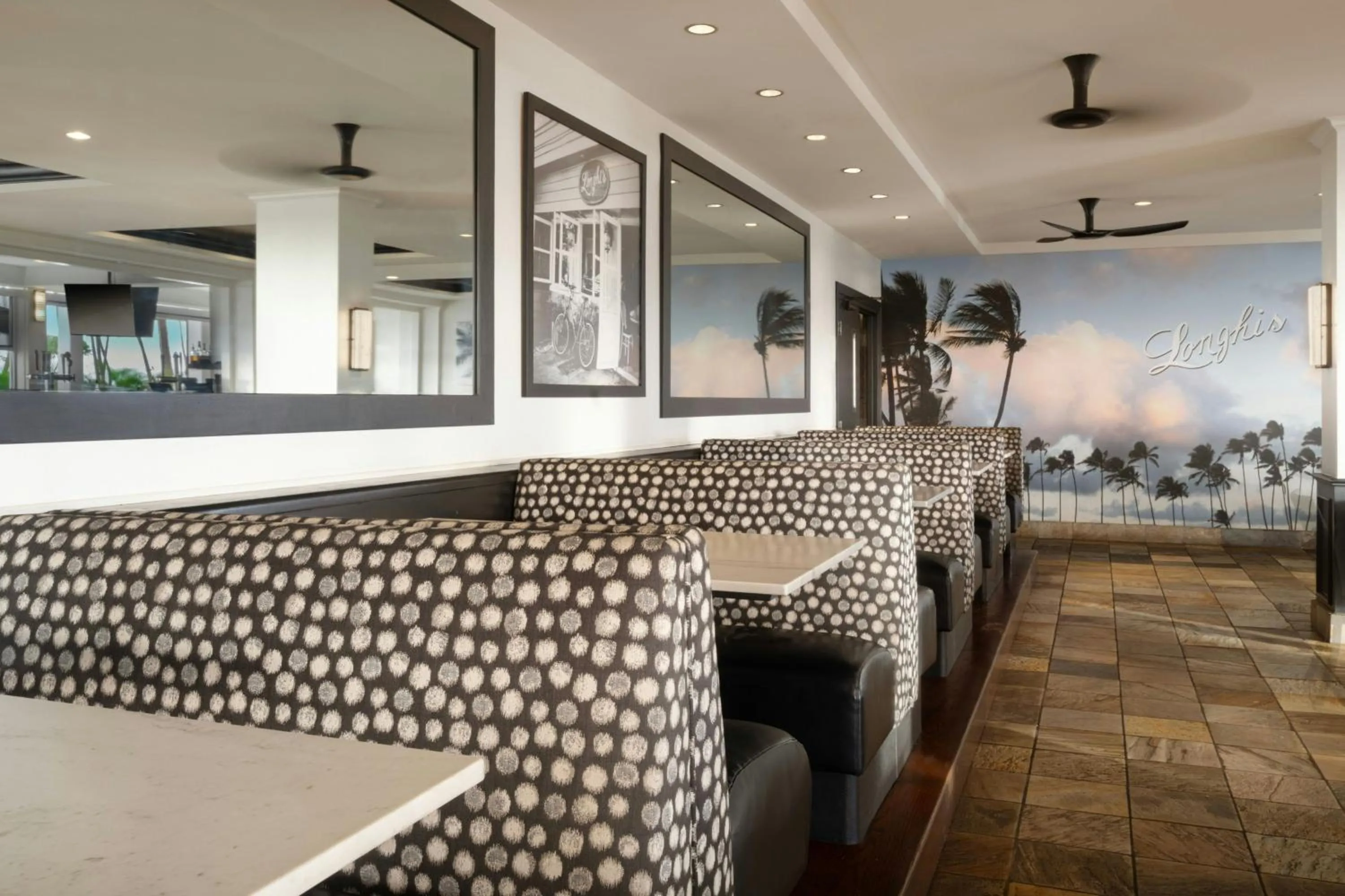 Restaurant/places to eat in Marriott's Maui Ocean Club - Molokai, Maui & Lanai Towers