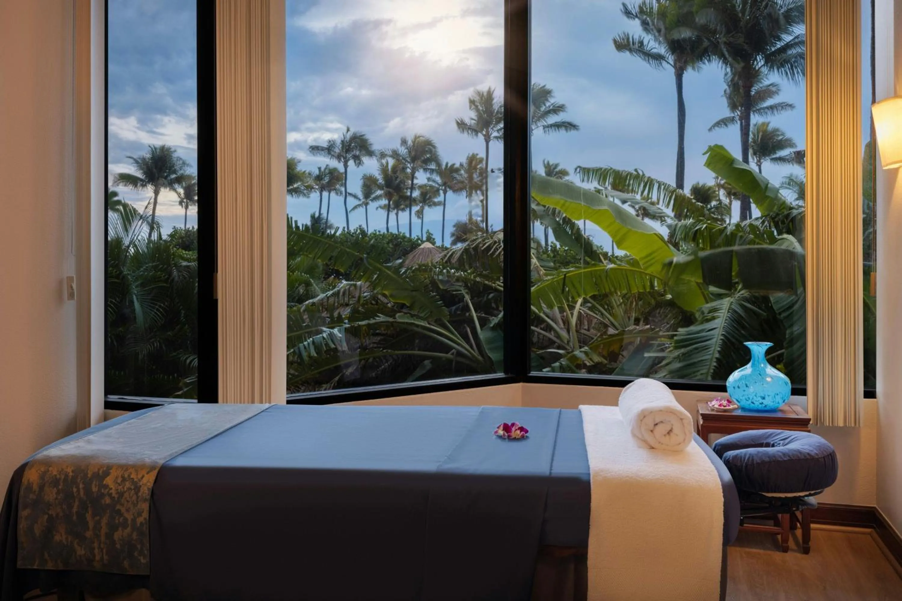 Spa and wellness centre/facilities, Bed in Marriott's Maui Ocean Club - Molokai, Maui & Lanai Towers