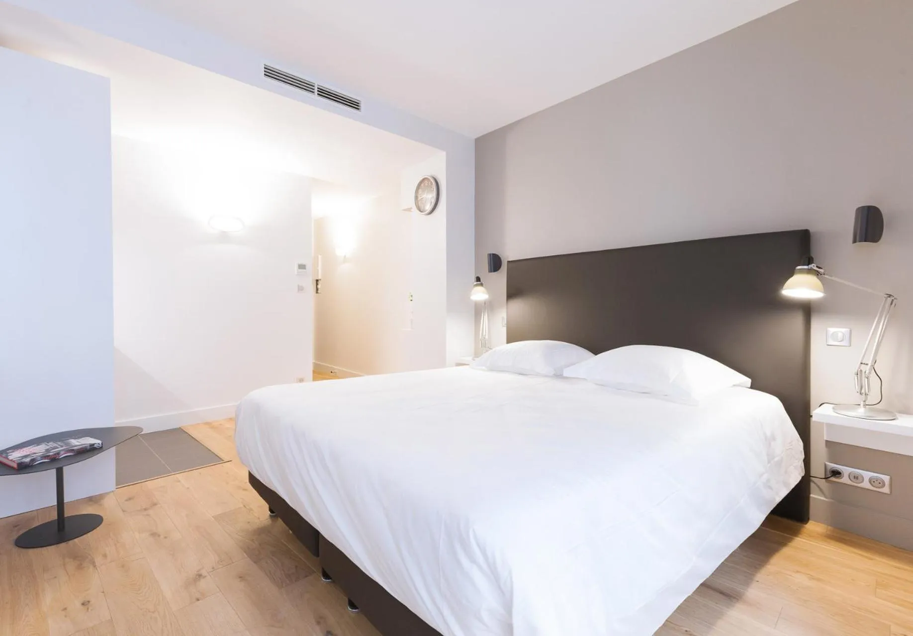 Bed in Studio luxe hyper centre piscine