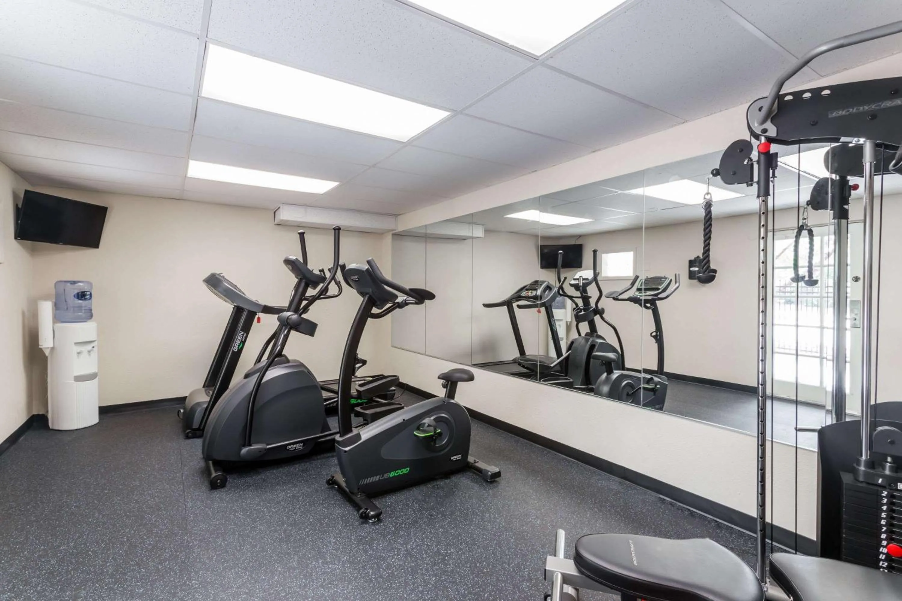 Fitness centre/facilities in Baymont by Wyndham Sarasota