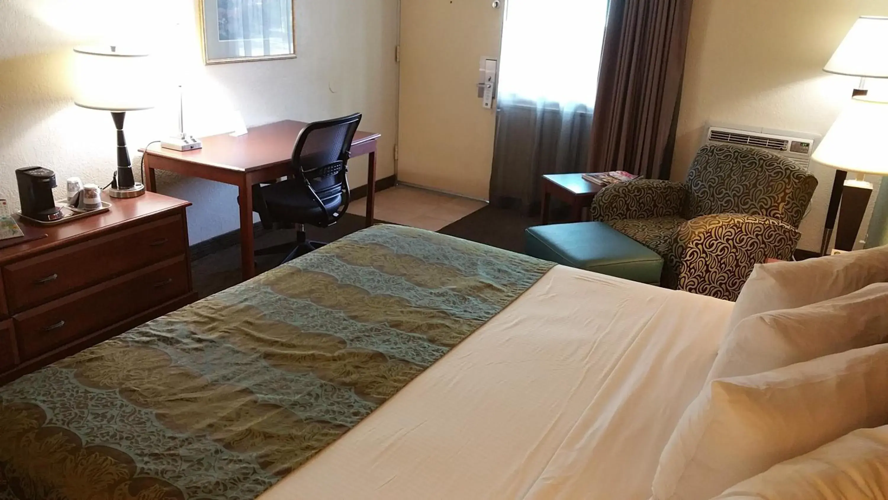 Bedroom in Baymont by Wyndham Sarasota Bedroom in Baymont by Wyndham Sarasota