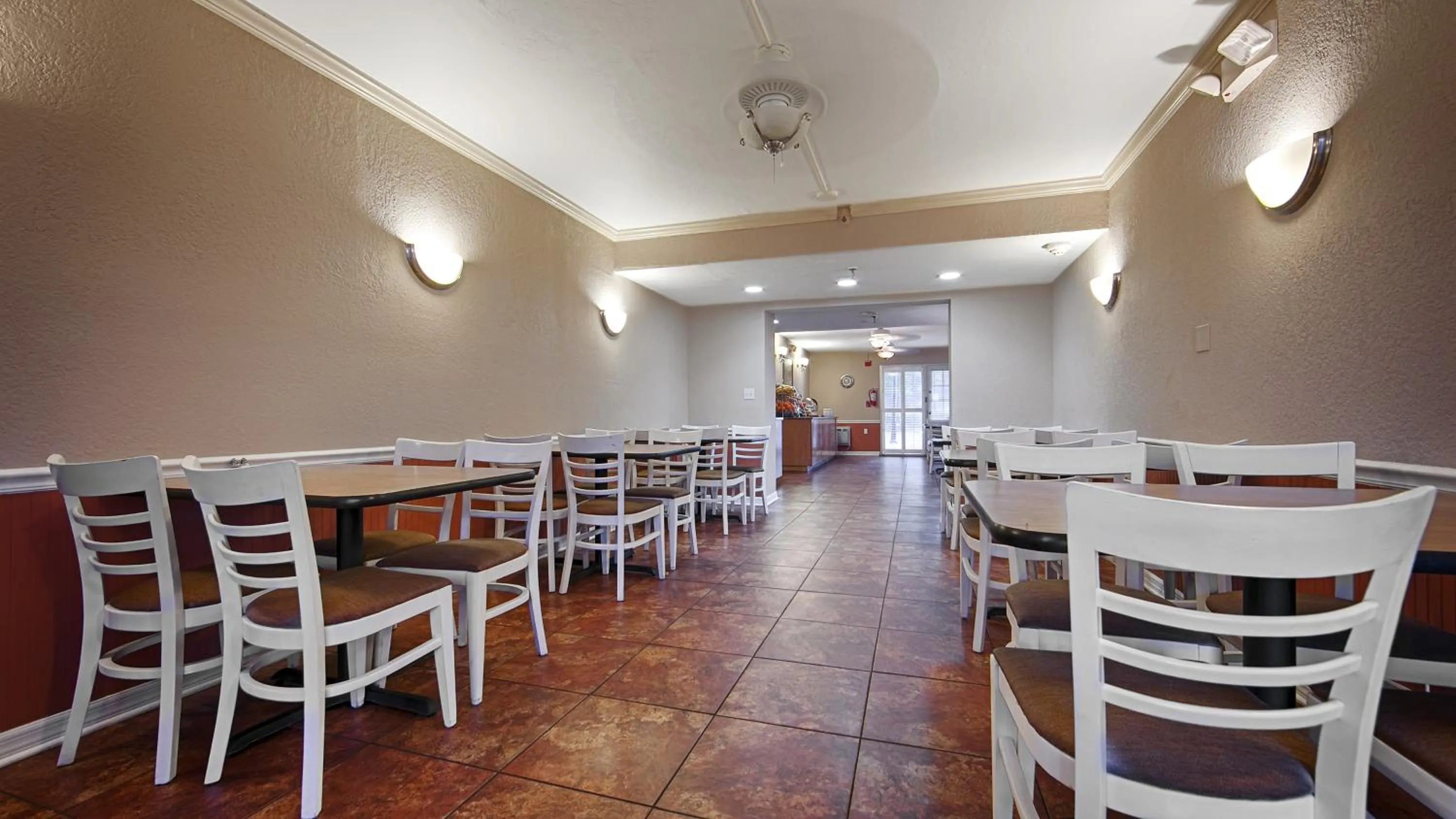 Restaurant/places to eat in Baymont by Wyndham Sarasota