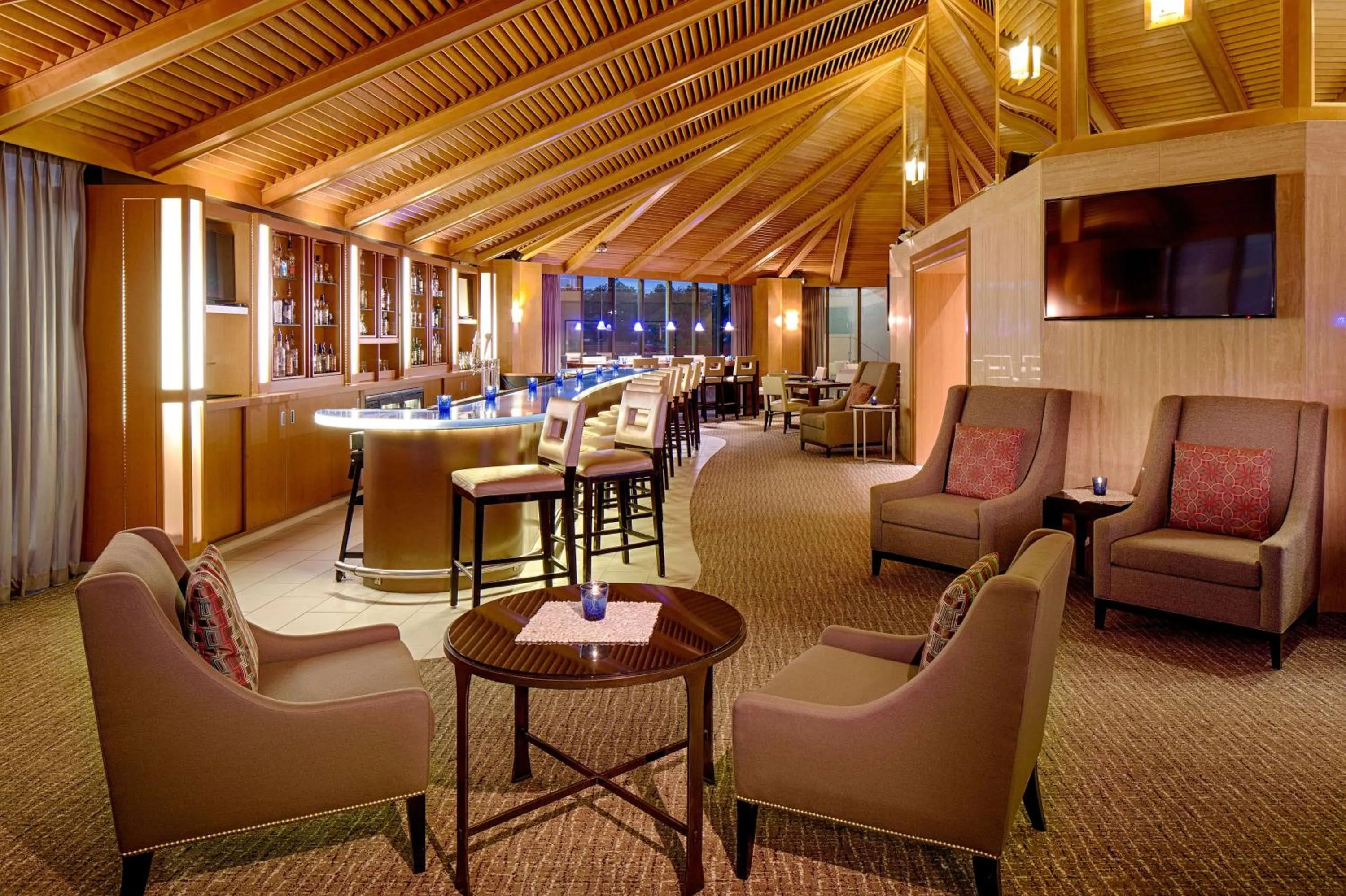 Lounge or bar in DoubleTree by Hilton Hotel Houston Greenway Plaza
