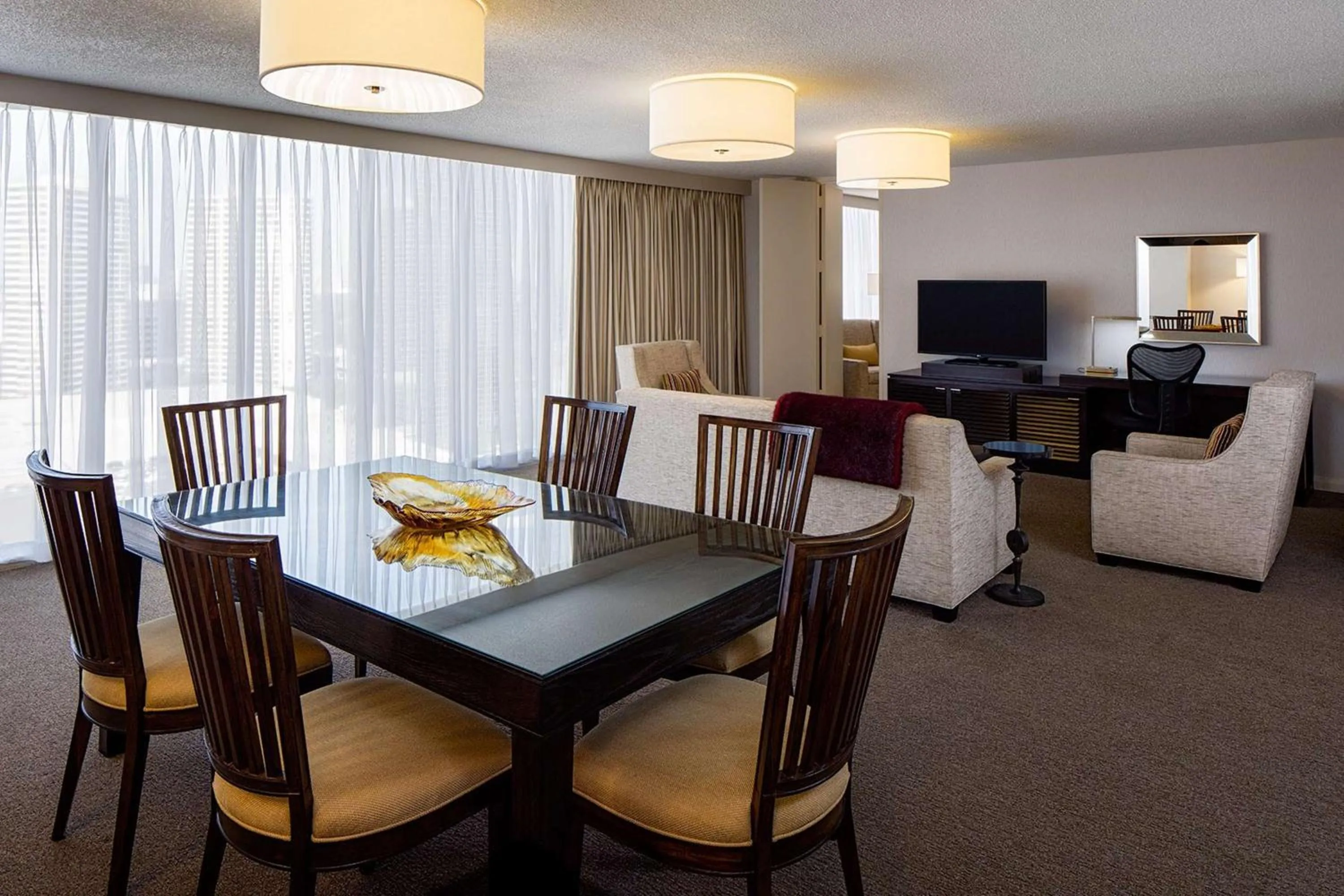 Living room in DoubleTree by Hilton Hotel Houston Greenway Plaza