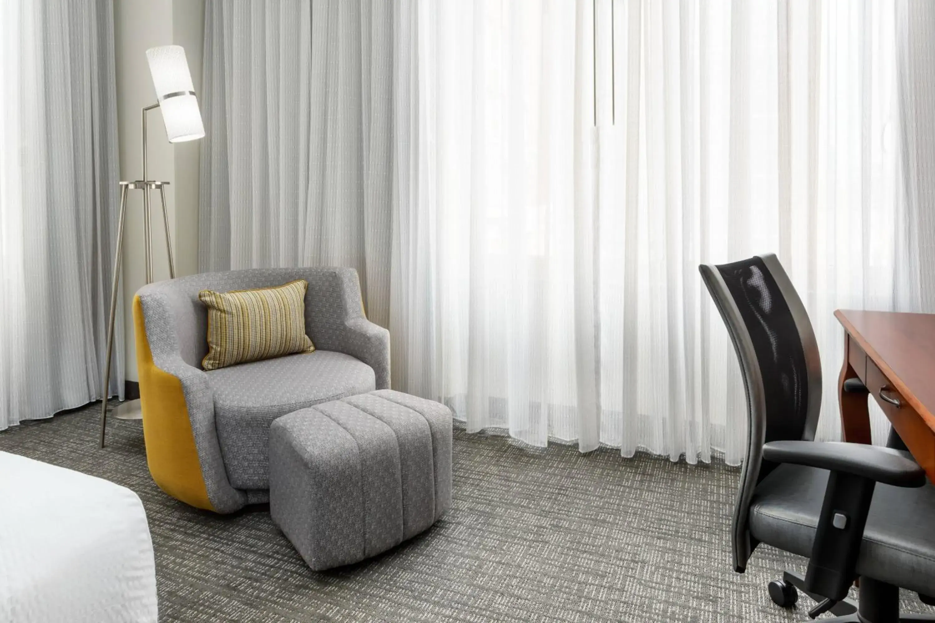 Photo of the whole room in Courtyard Houston Downtown Convention Center Photo of the whole room in Courtyard Houston Downtown Convention Center