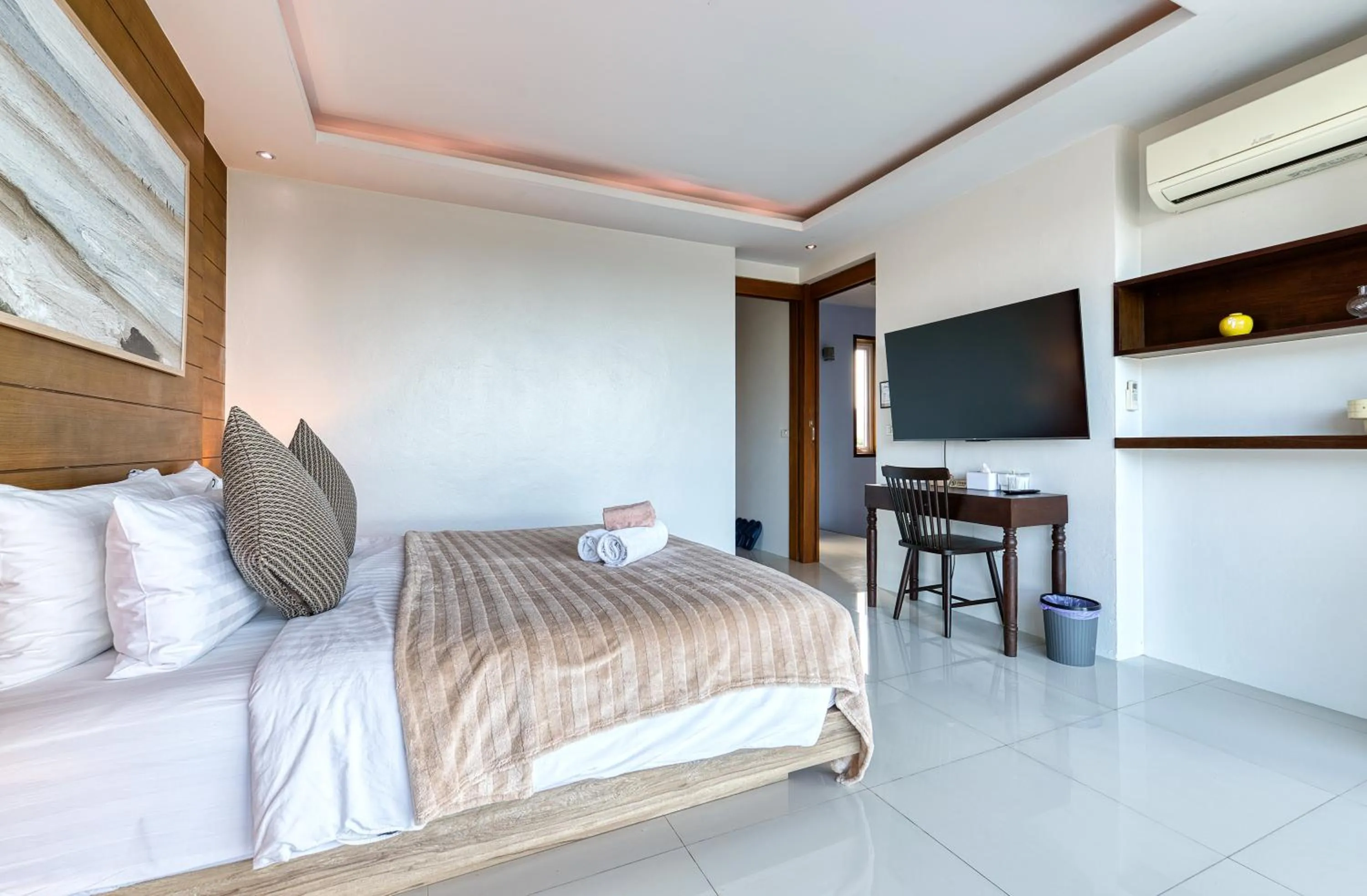 Bed in Surisa Seaview Pool Villas