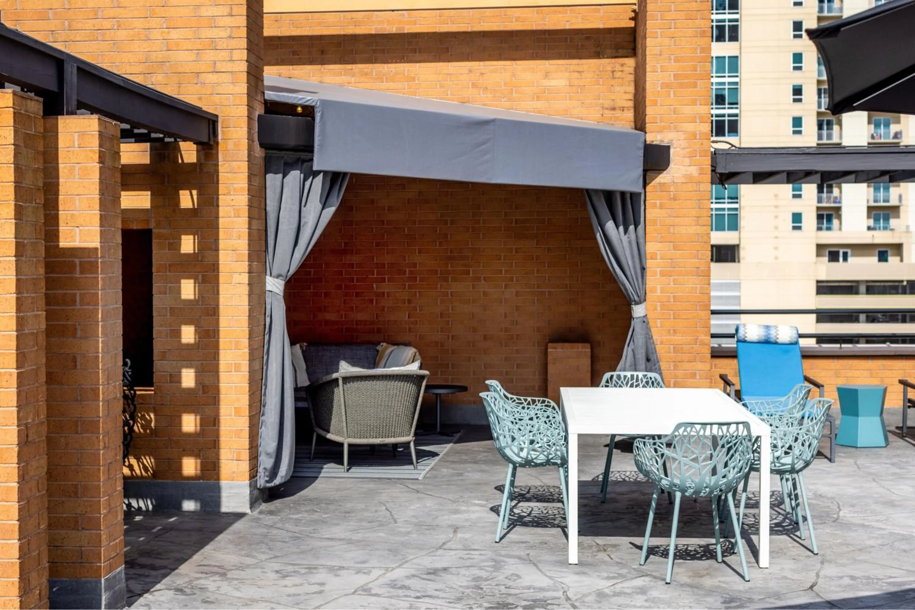 Swimming pool in JW Marriott Houston by the Galleria