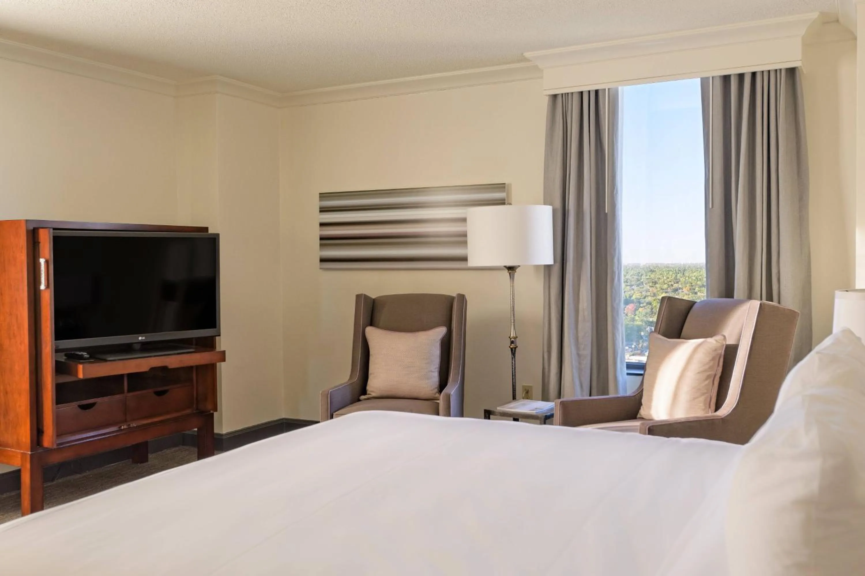 Photo of the whole room, Bed in JW Marriott Houston by the Galleria