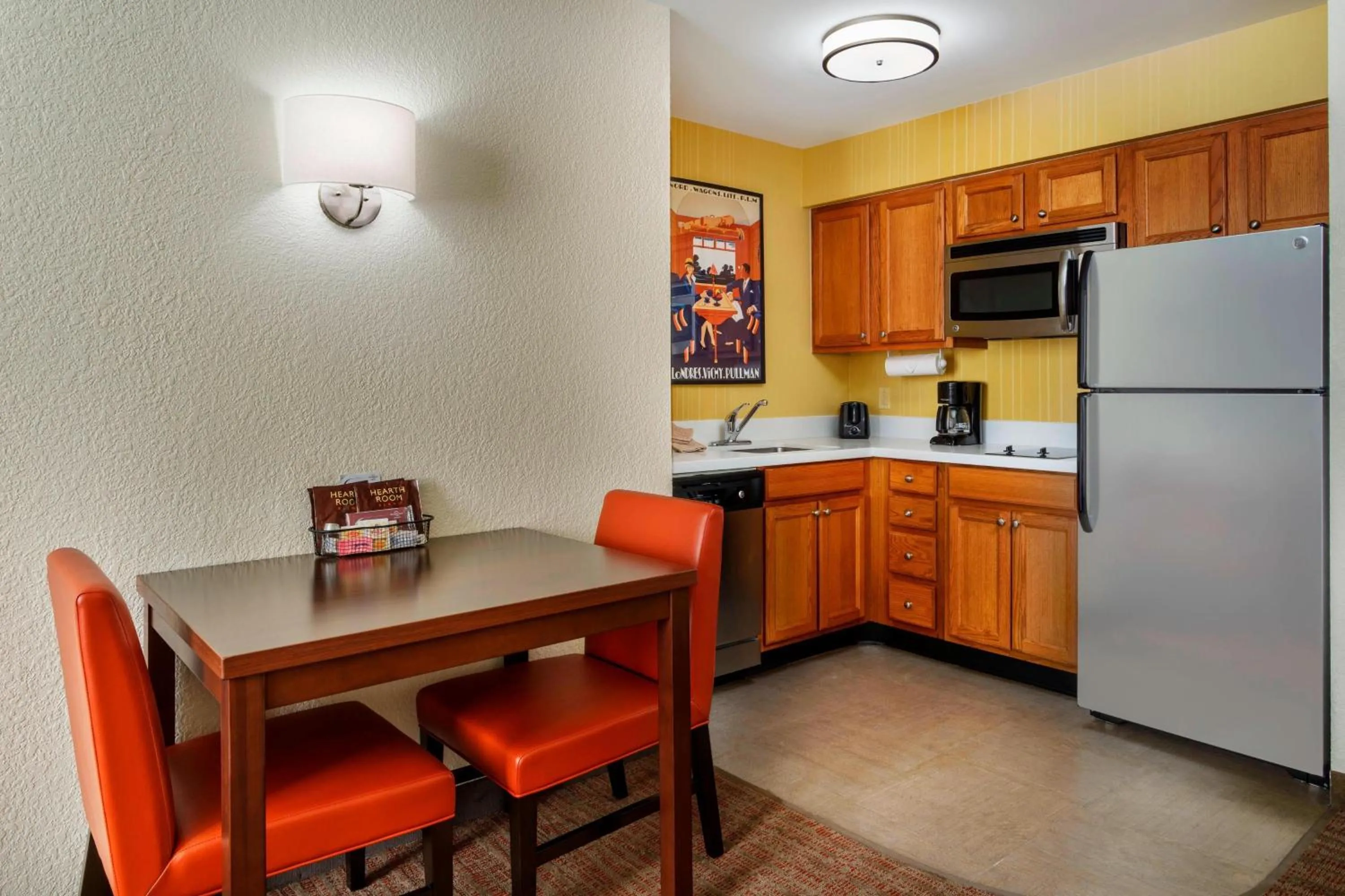 Kitchen or kitchenette in Residence Inn Houston Downtown/Convention Center