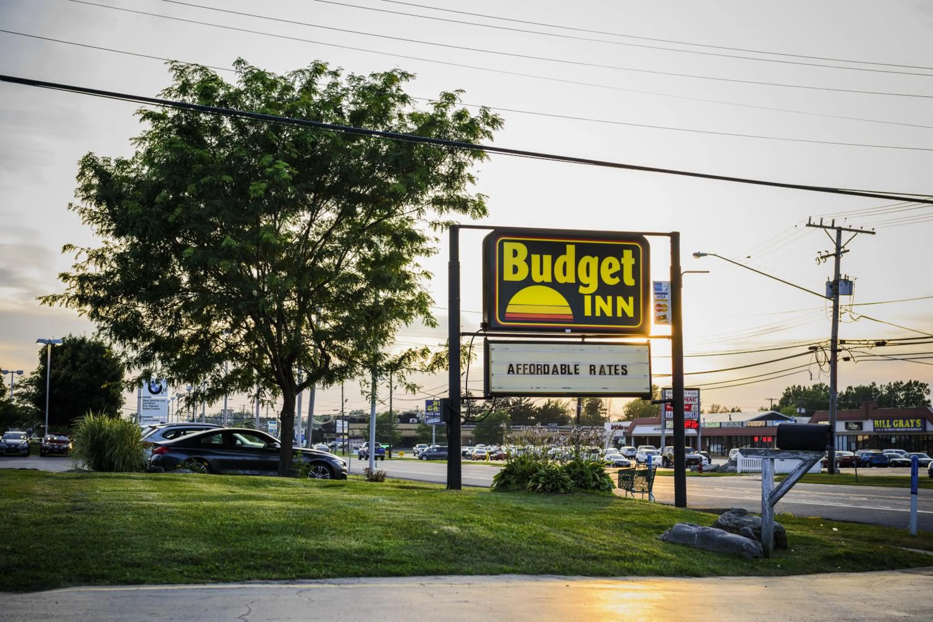 Logo/Certificate/Sign, Property Building in Budget Inn Williamsville