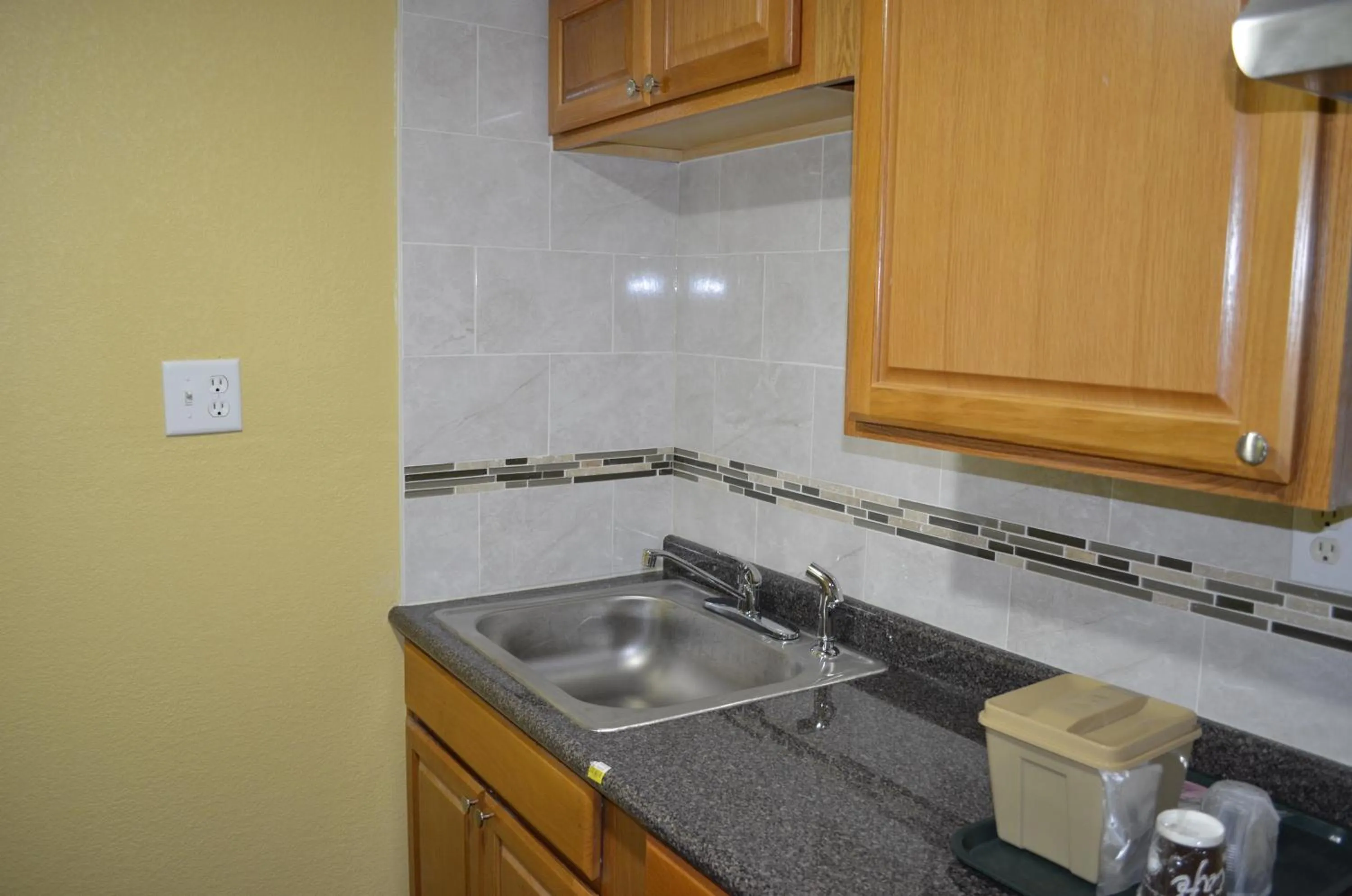 Kitchen or kitchenette, Kitchen/Kitchenette in Budget Inn Williamsville
