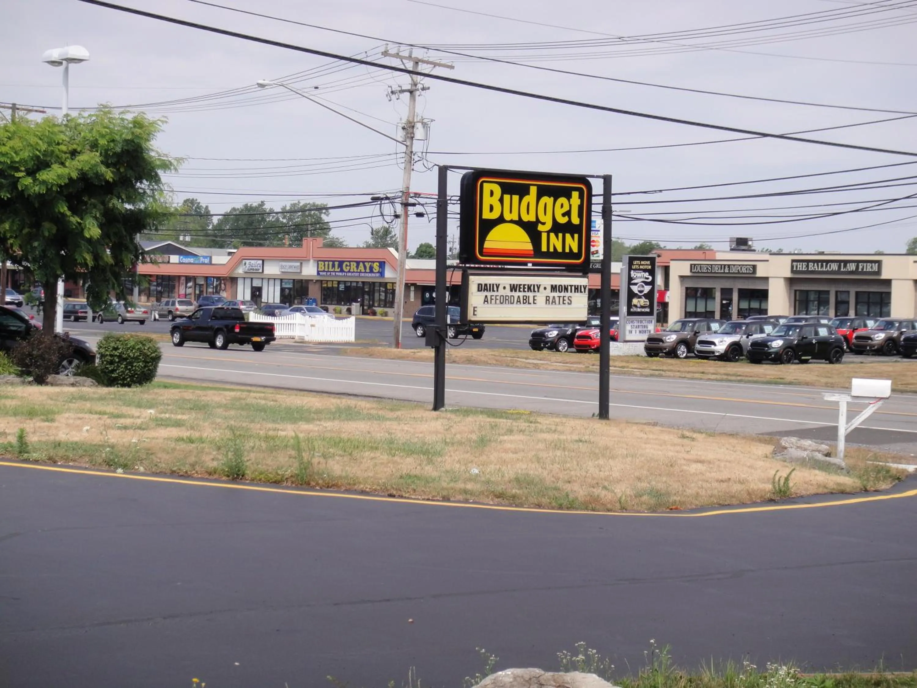 Facade/entrance in Budget Inn Williamsville