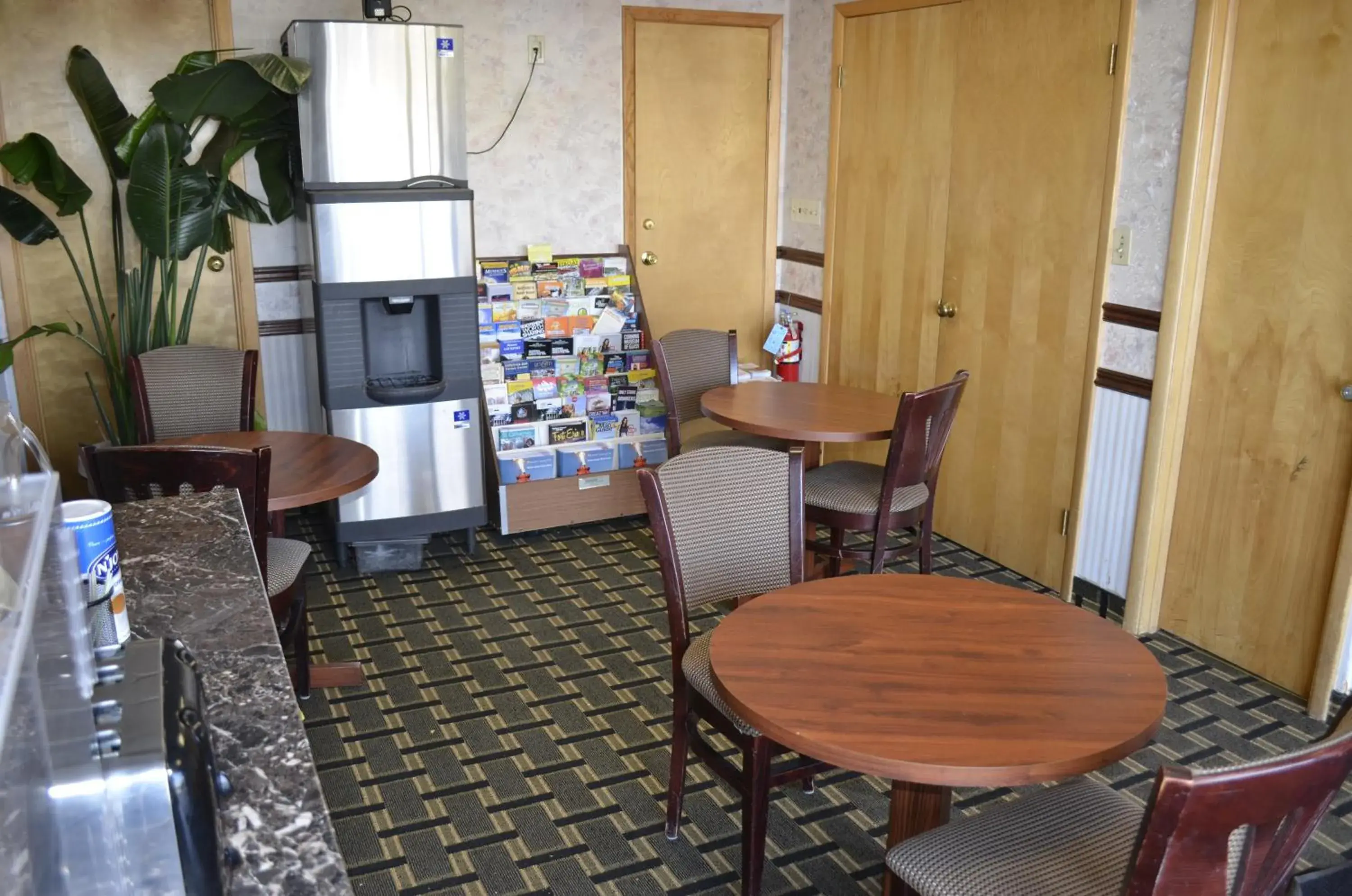 Area and facilities in Budget Inn Williamsville