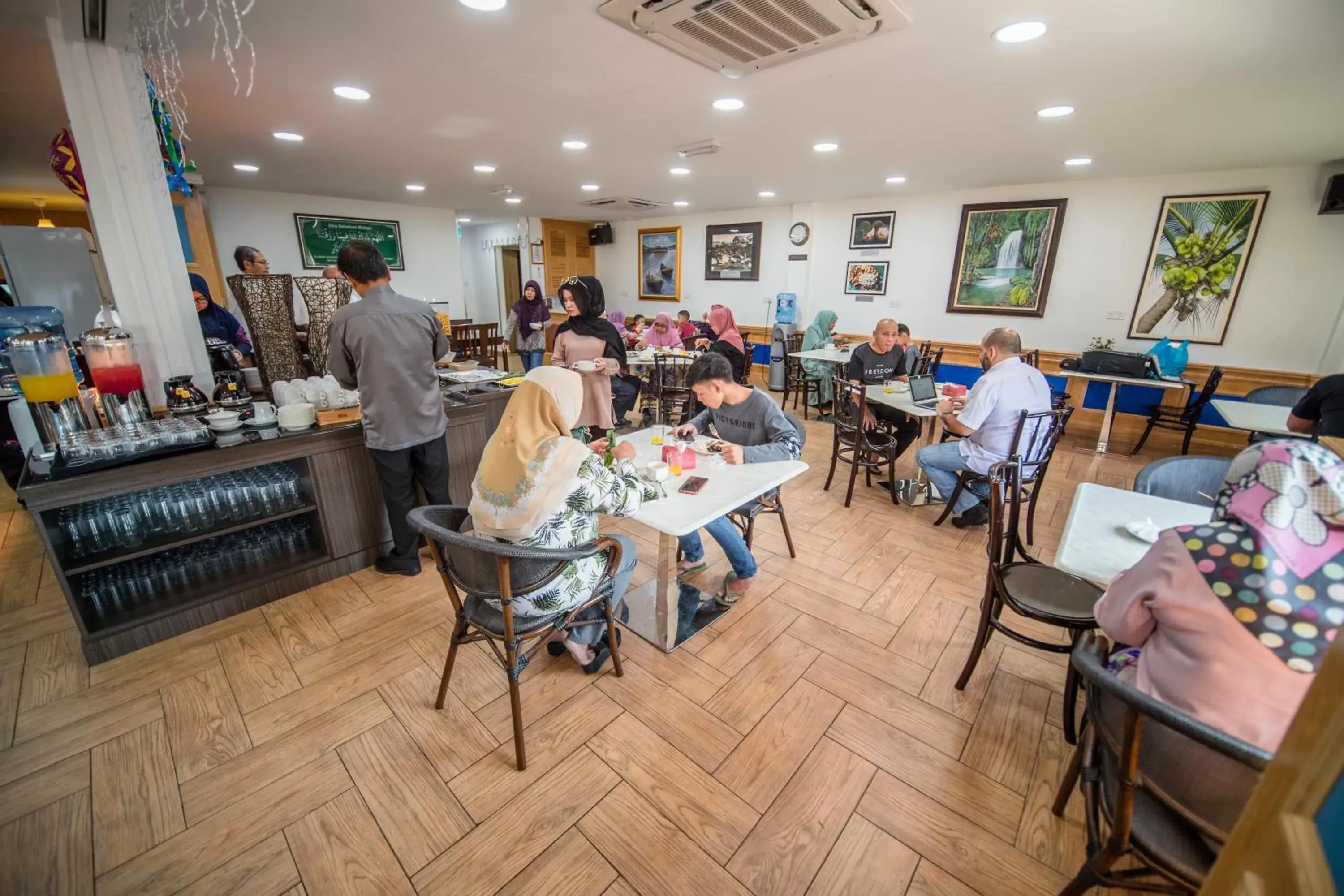 Restaurant/places to eat in Al Afiah Hotel Restaurant/places to eat in Al Afiah Hotel